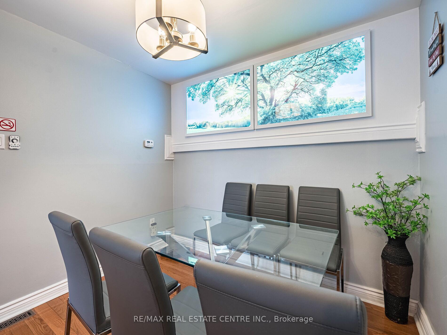 5 Bedrooms Condo at 34 San Roberto, Toronto For sale