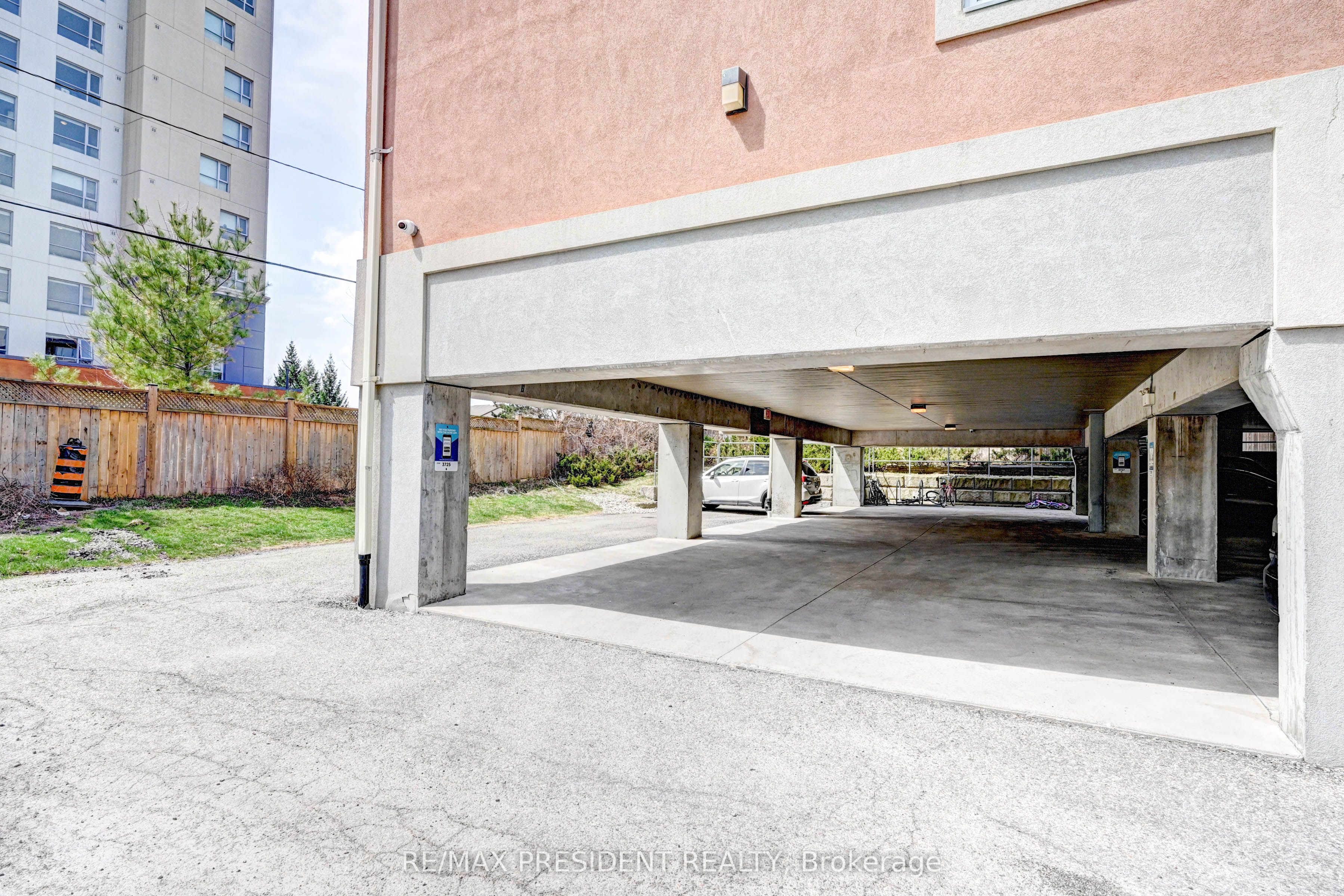 #504 - 261 Lester Street, Waterloo, ON N2L 3W6