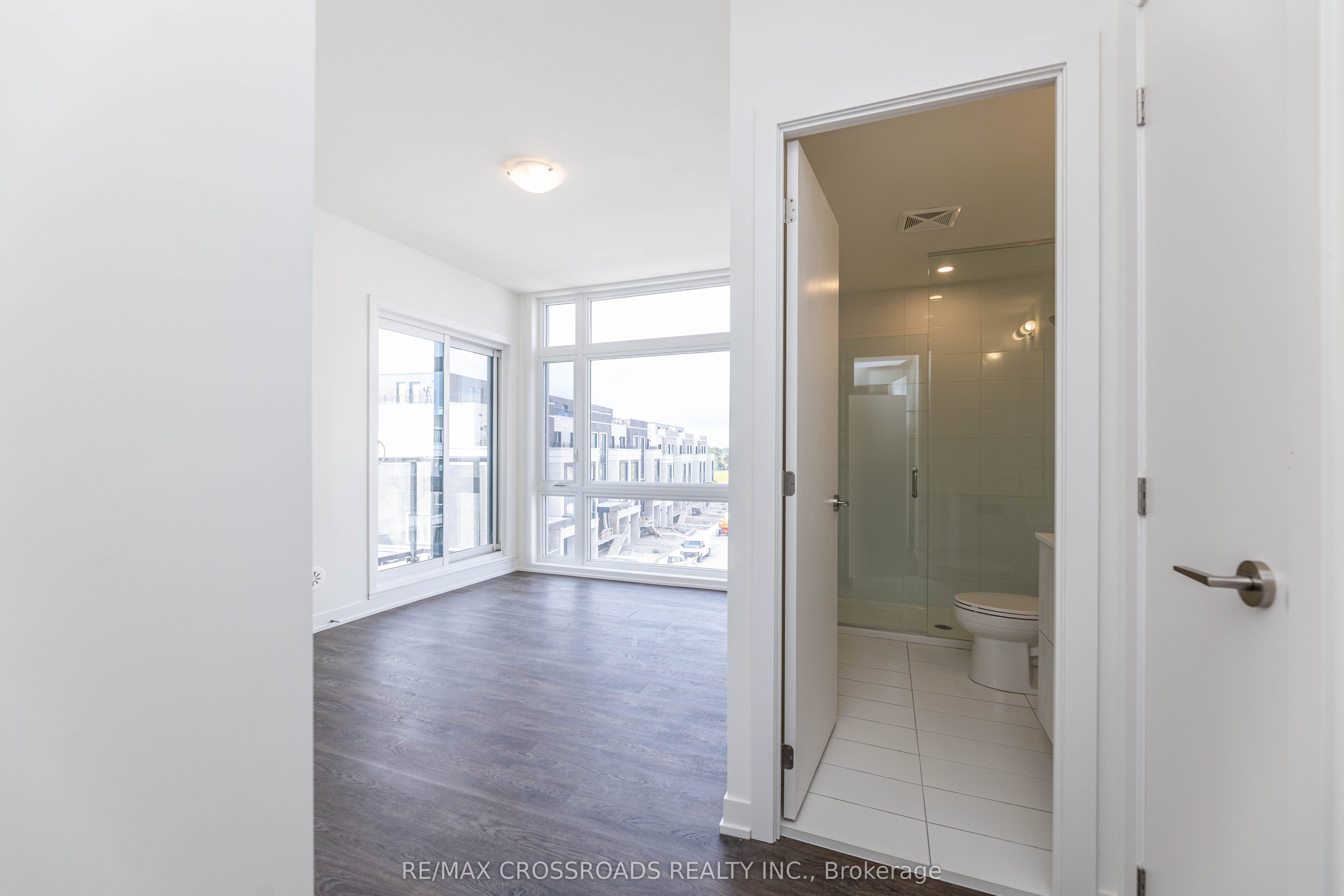 10 David Eyer Road E, #1203