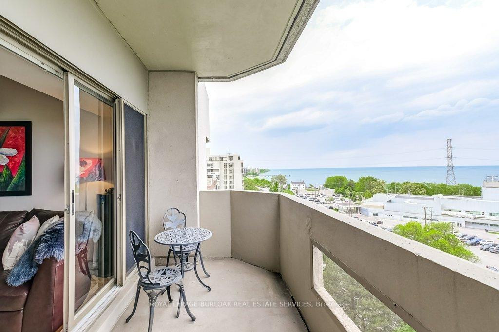 2 Bedrooms Condo at 1201 North Shore, Burlington For sale