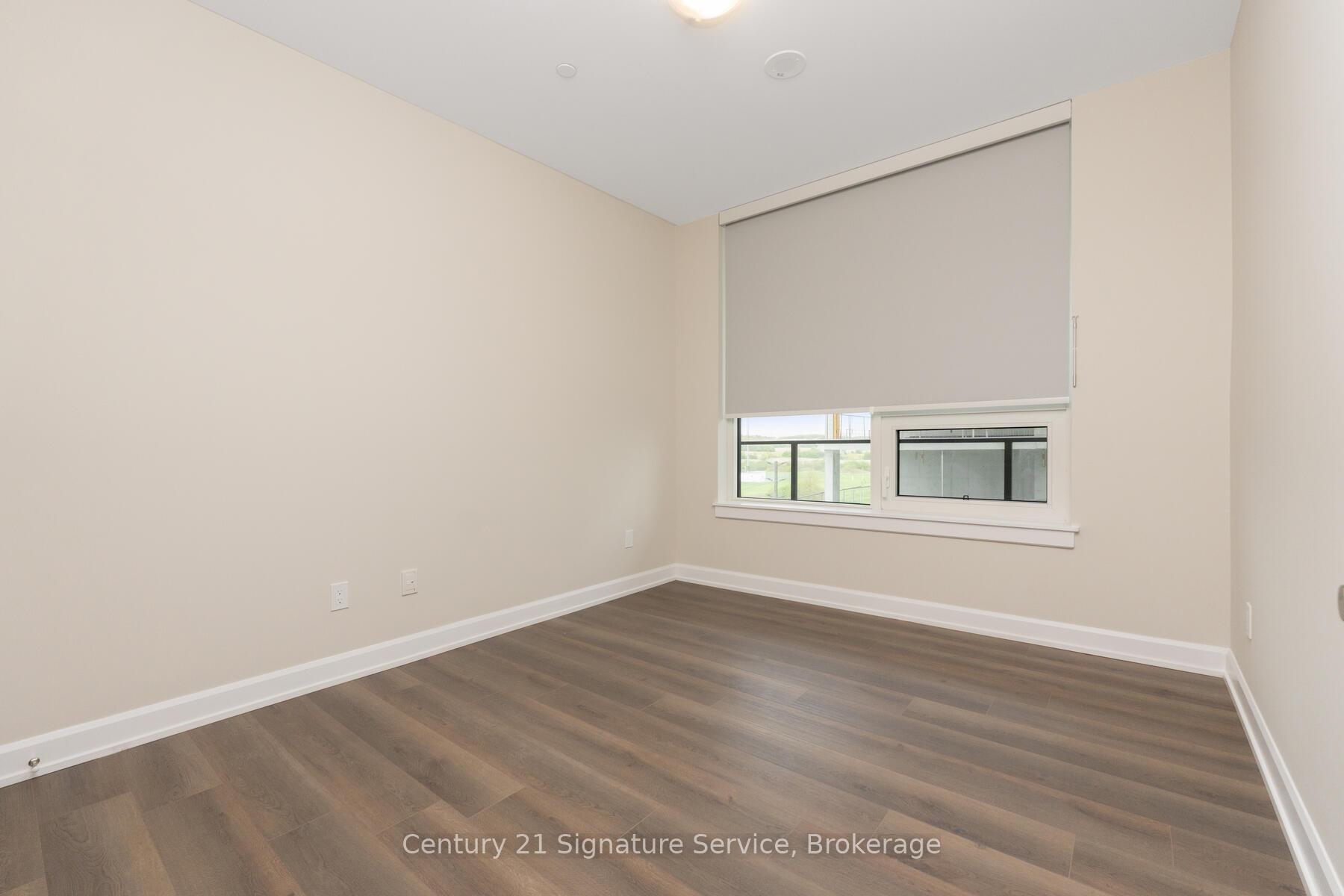 2 Bedrooms Condo at 3220 William Coltson, Oakville For sale