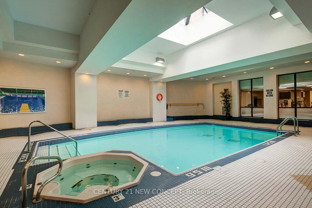 2 Bedrooms Condo at 155 beecroft, Toronto For sale