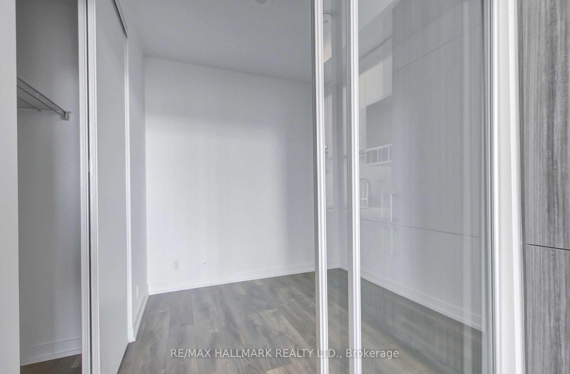 3 Bedrooms Condo at 898 Portage, Vaughan For sale