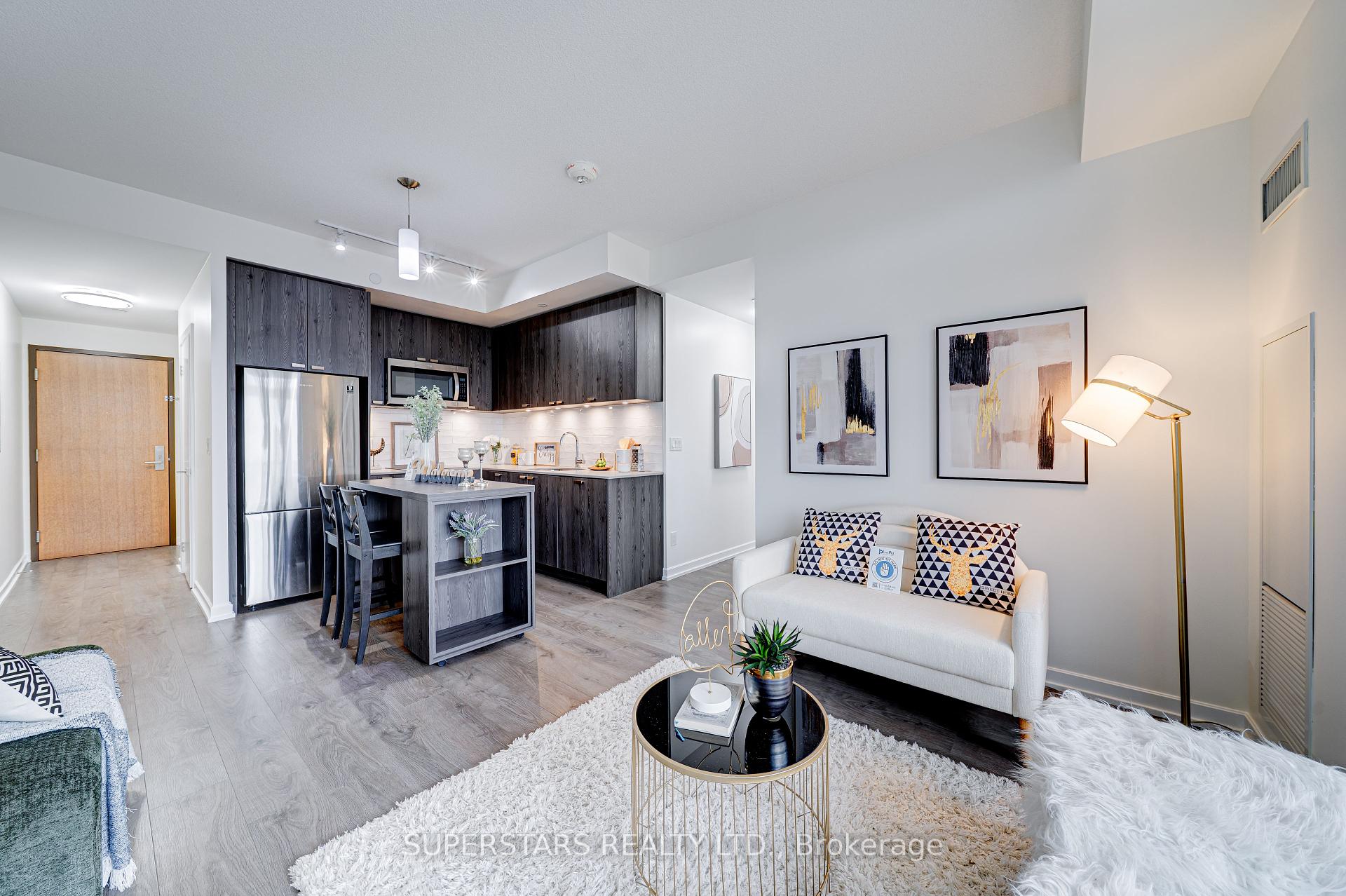 2 Bedrooms Condo at 56 Forest Manor, Toronto For sale