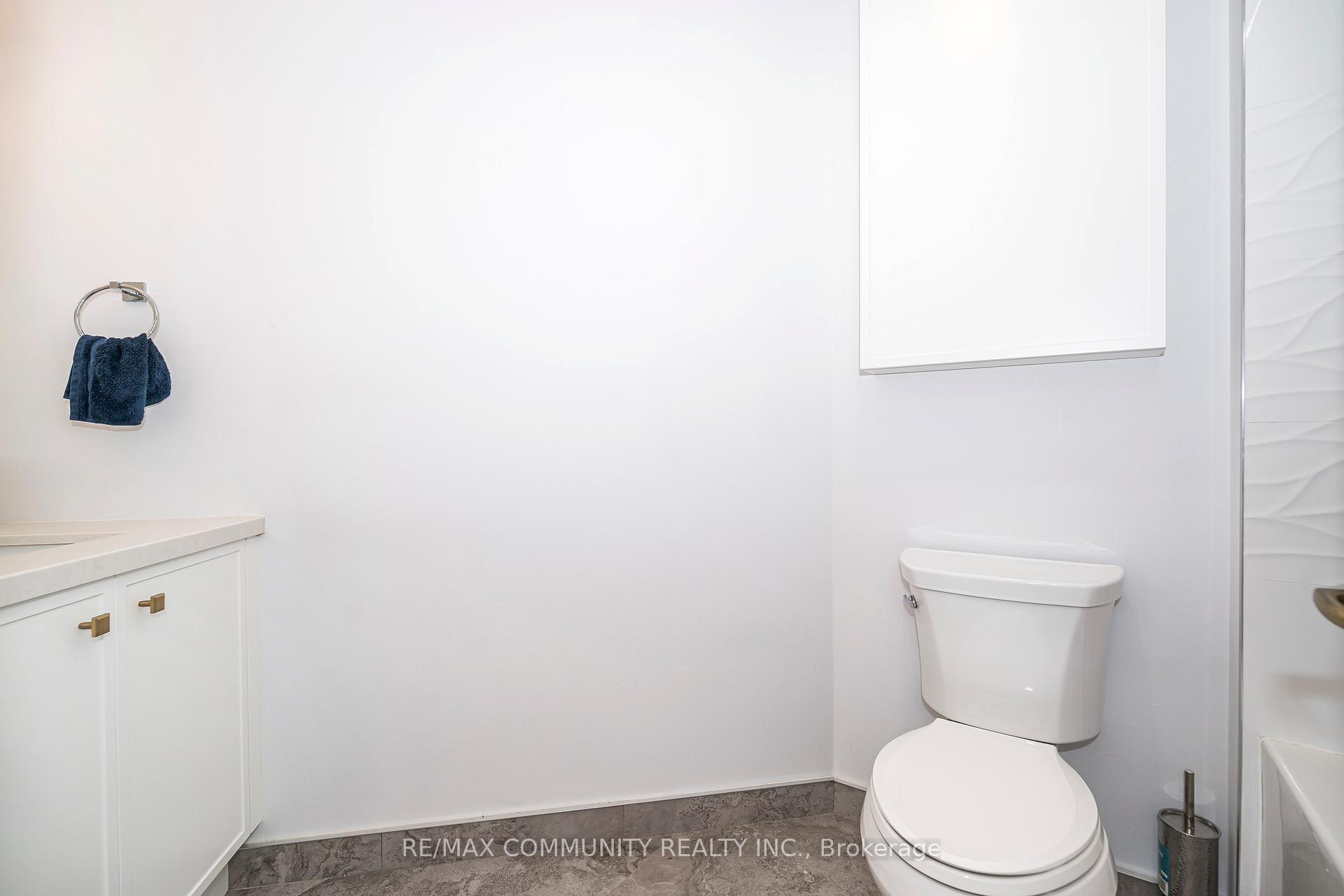 2 Bedrooms Condo at 980 Yonge,  Toronto For sale