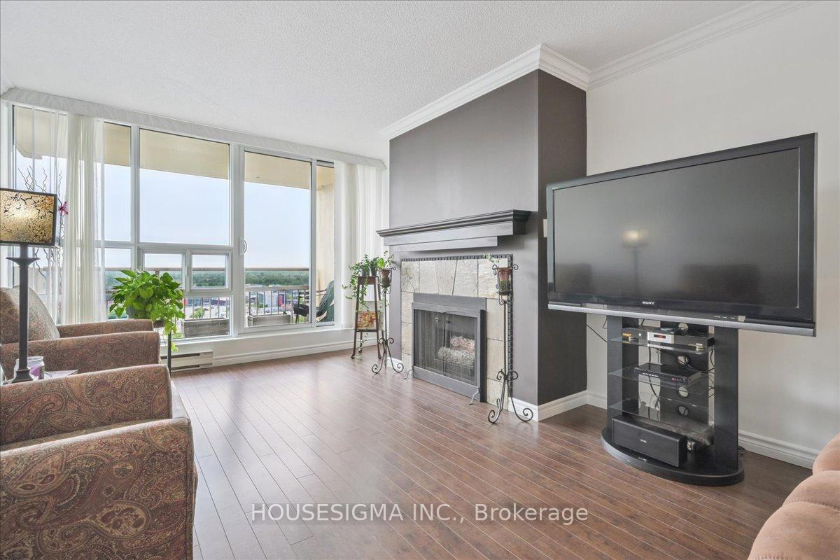 3 Bedrooms Condo at 1359 White Oaks, Oakville For sale