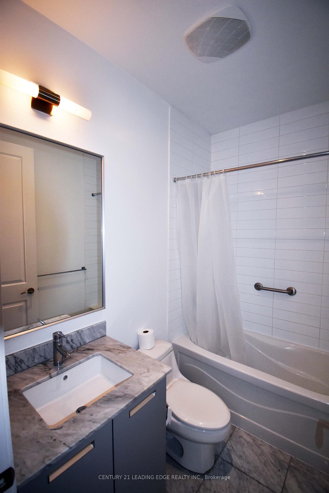 2 Bedrooms Condo at 21 BALMUTO, Toronto For sale