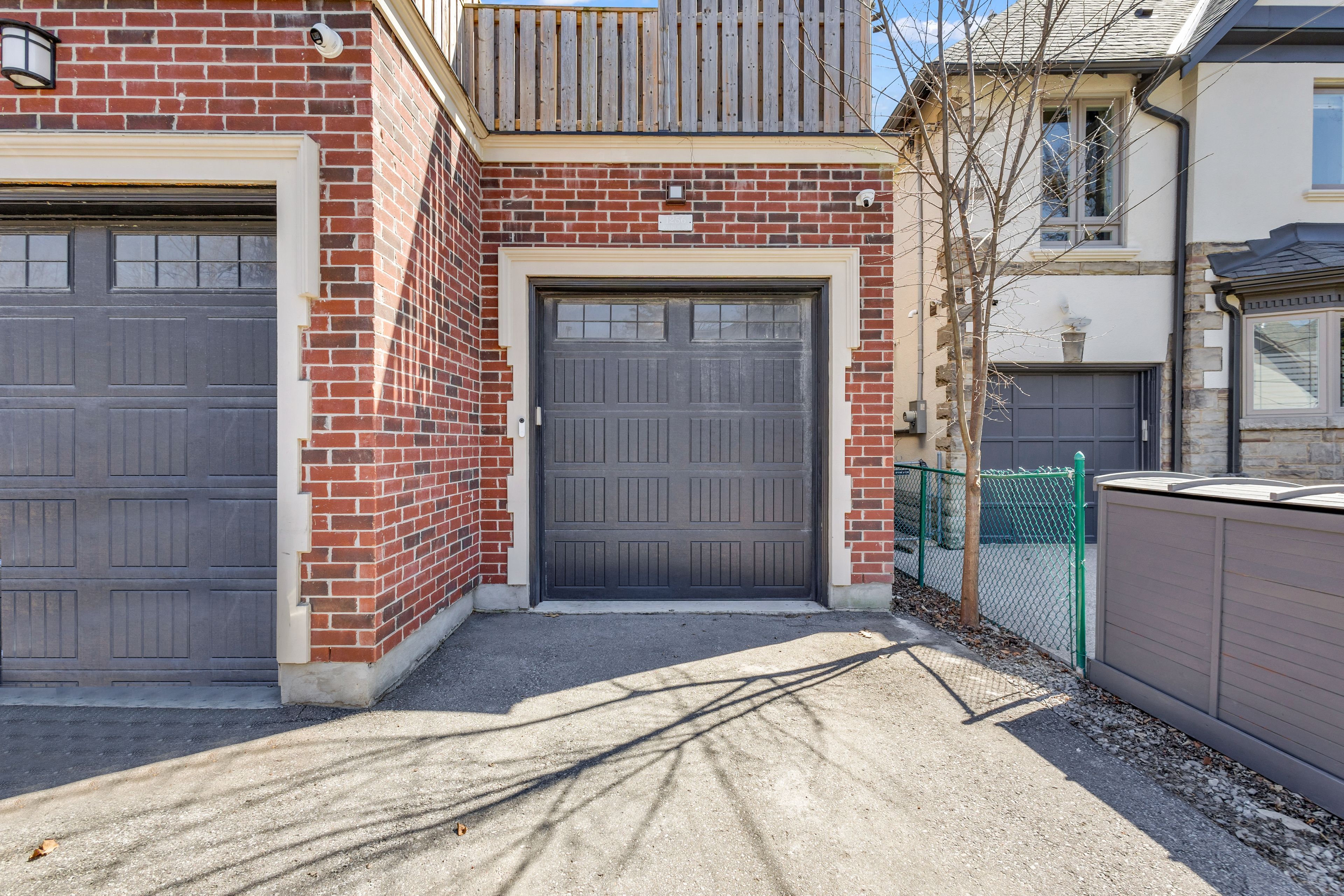 1256 Avenue Road