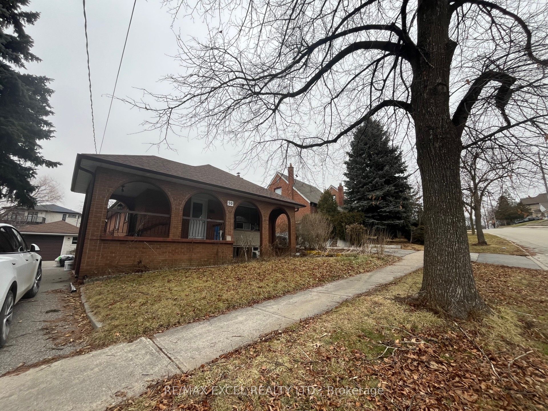 90 Flamborough Drive, Toronto, ON M6M 2R7