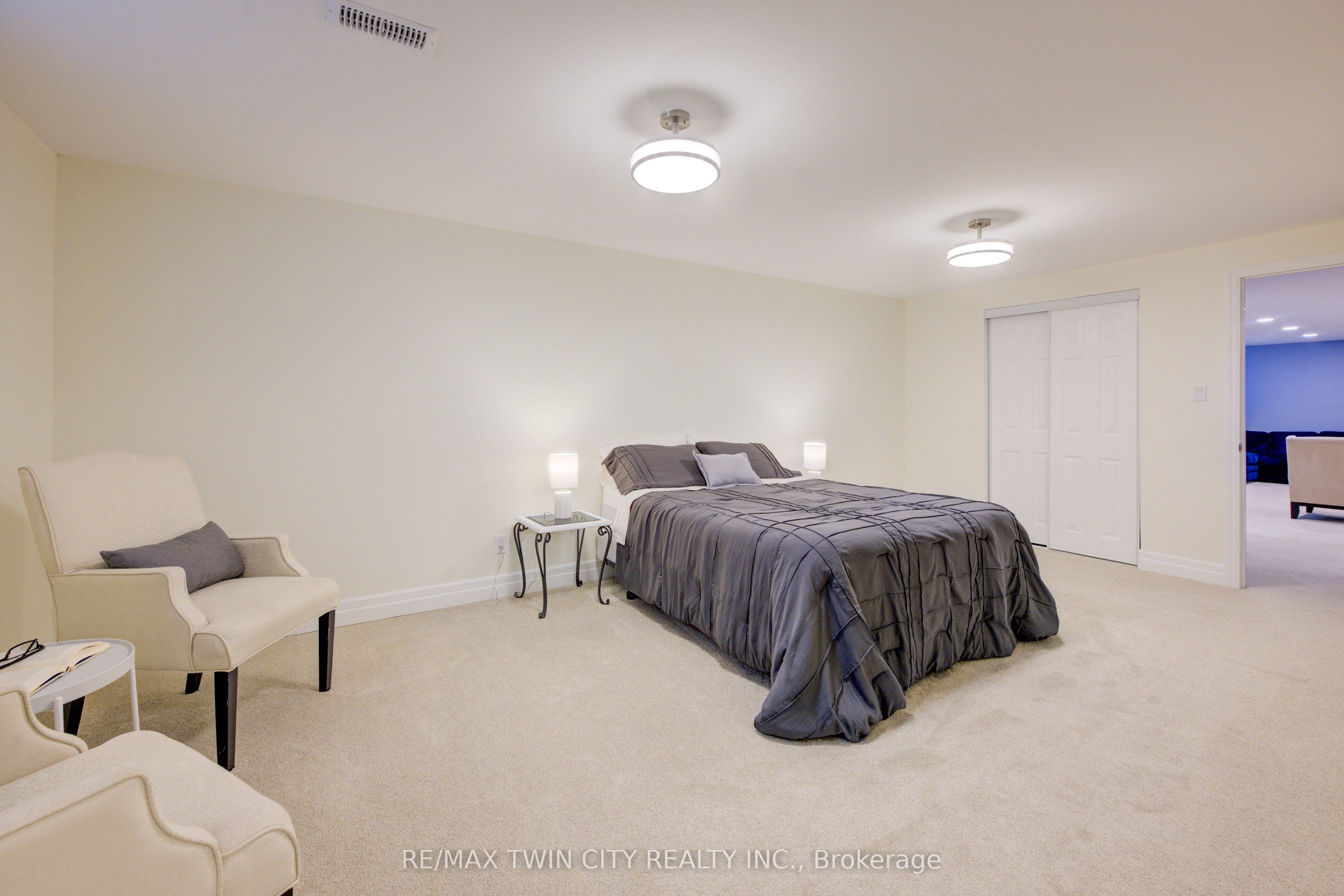 439 Northlake Drive