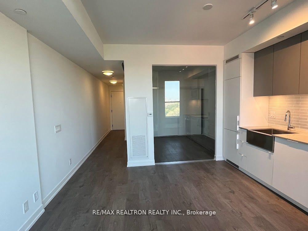 1 Bedroom Condo at 270 Dufferin, Toronto For sale