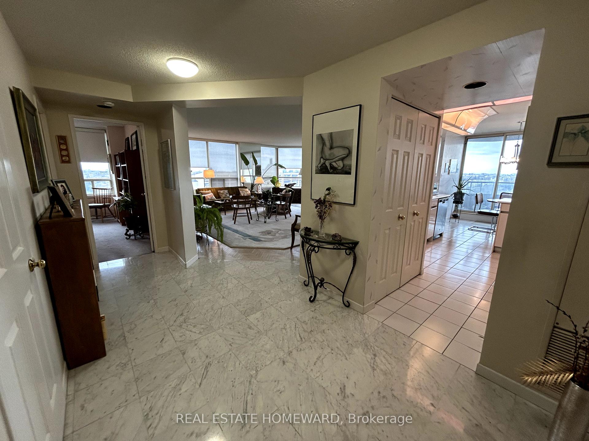 2 Bedrooms Condo at 10 Torresdale,  Toronto For sale