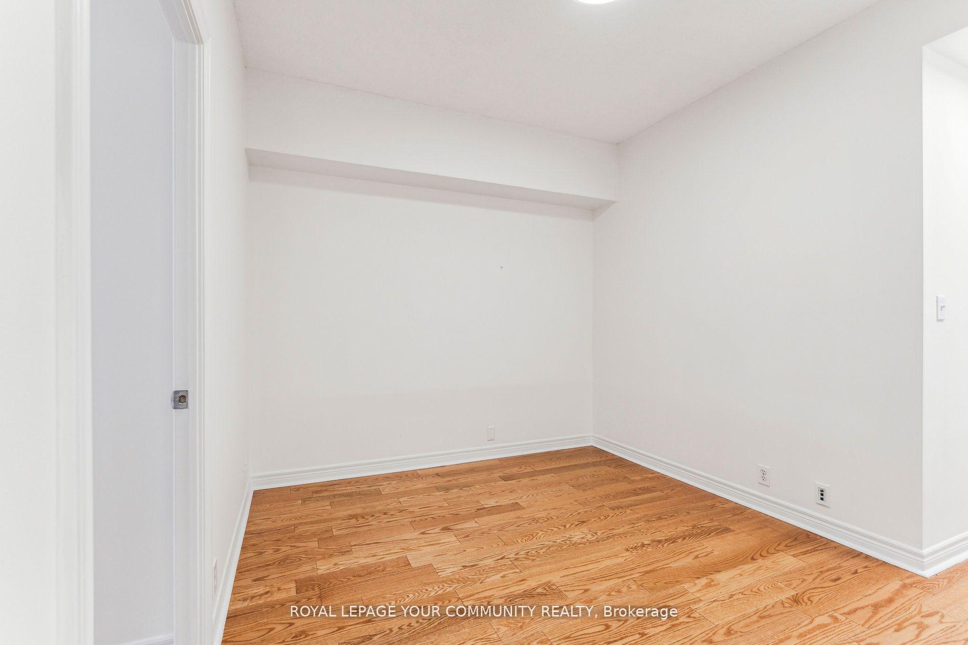 3 Bedrooms Condo at 207 Wellesley,  Toronto For sale