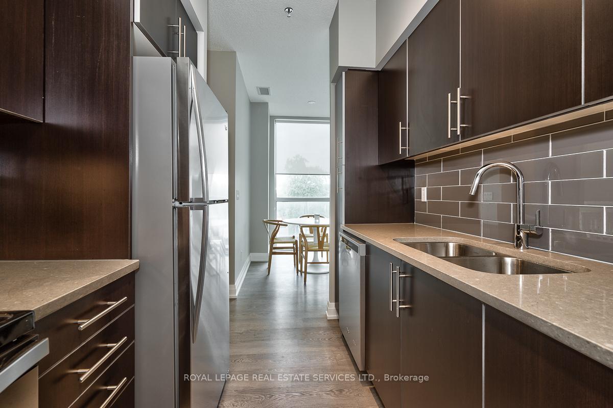 2 Bedrooms Condo at 65 Speers,  Oakville For sale