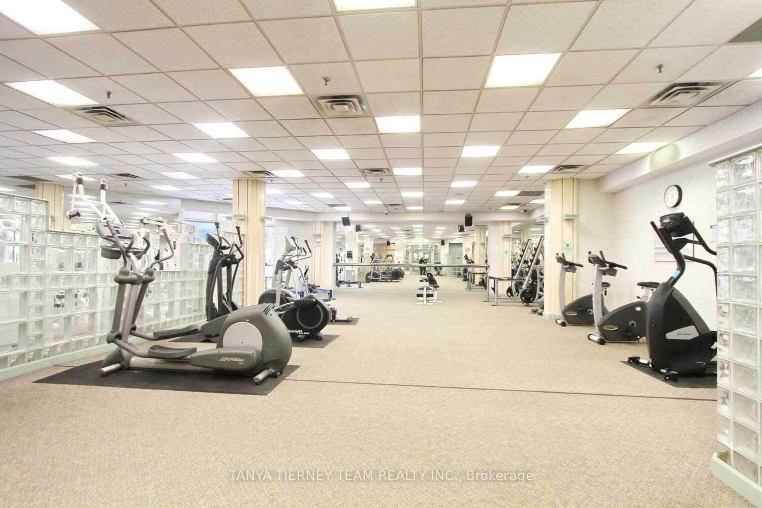 2 Bedrooms Condo at 68 Corporate, Toronto For sale