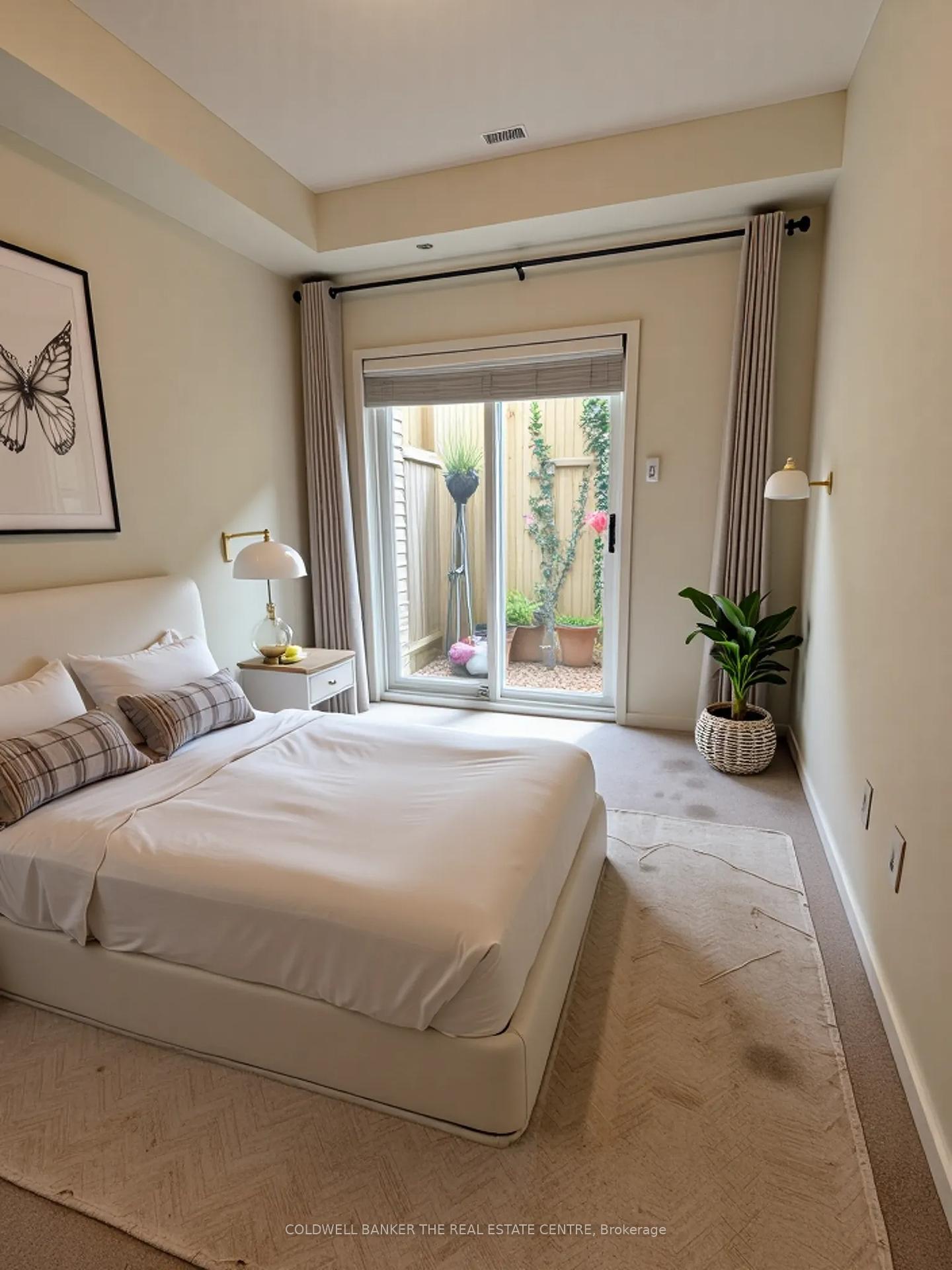 3 Bedrooms Condo at 19 Coneflower, Toronto For sale
