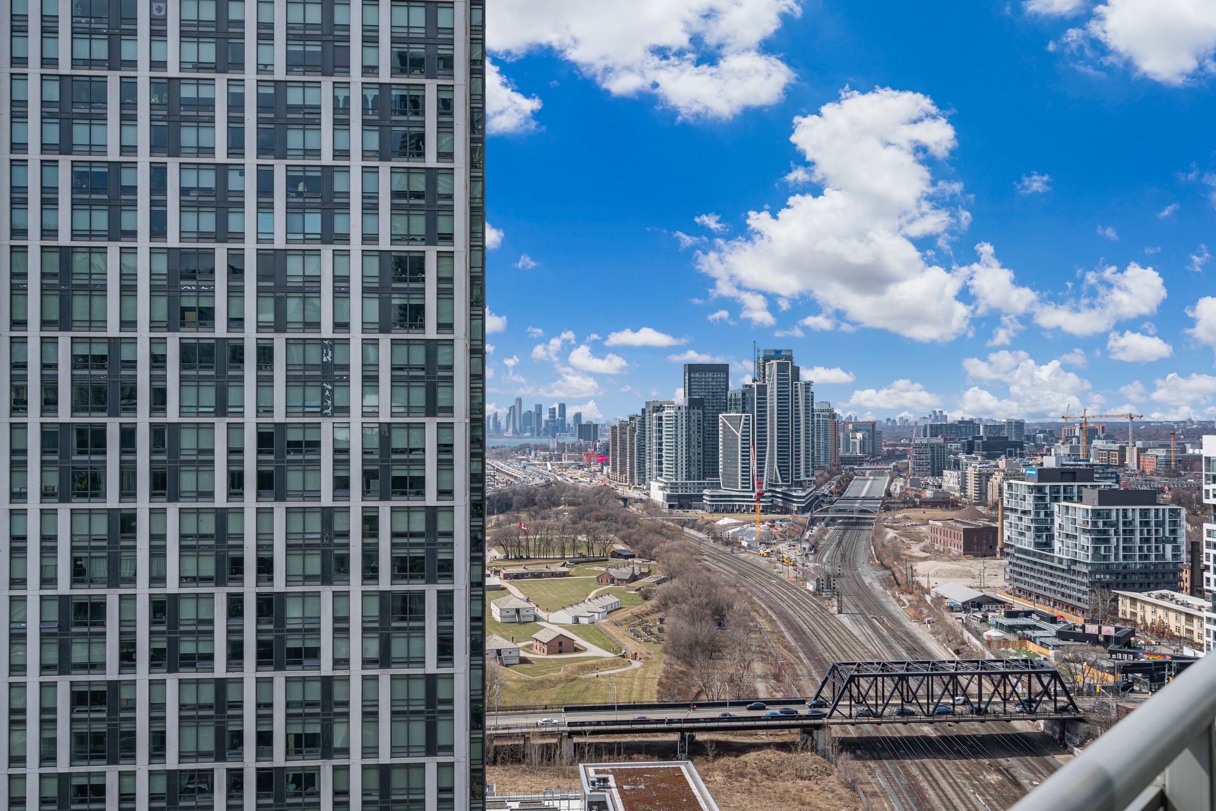 21 Iceboat Terrace 2909