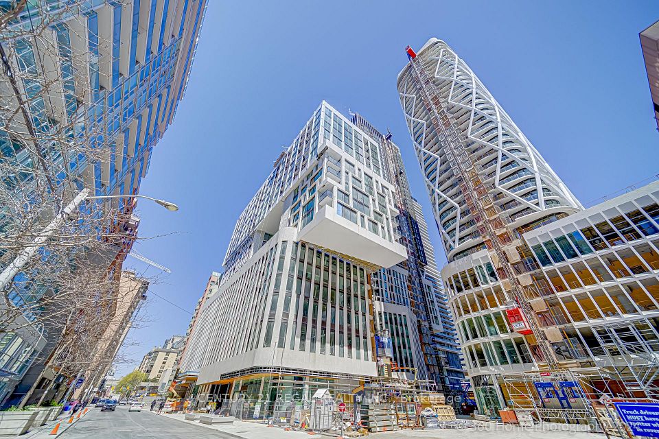 234 Simcoe Street