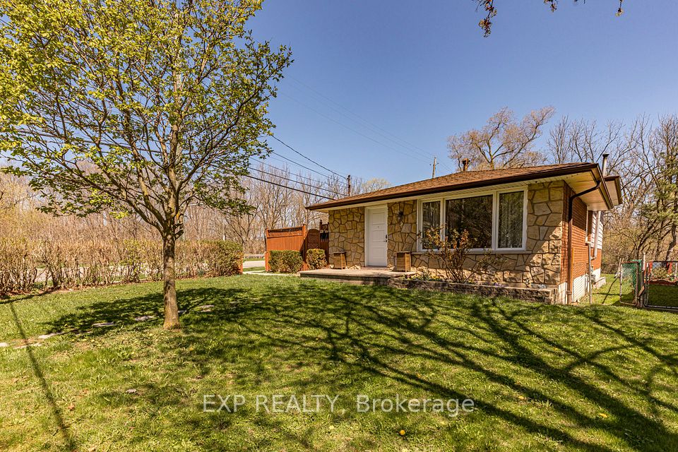 3 Veevers Drive, Hamilton, ON L8K 5P6