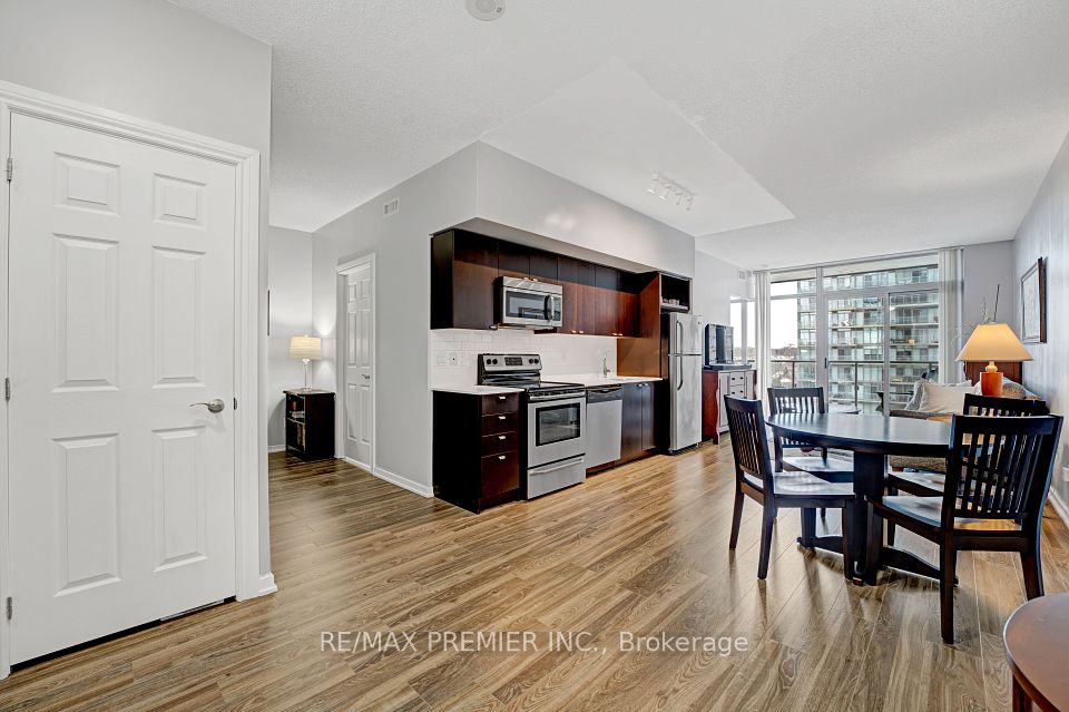 105 The Queensway