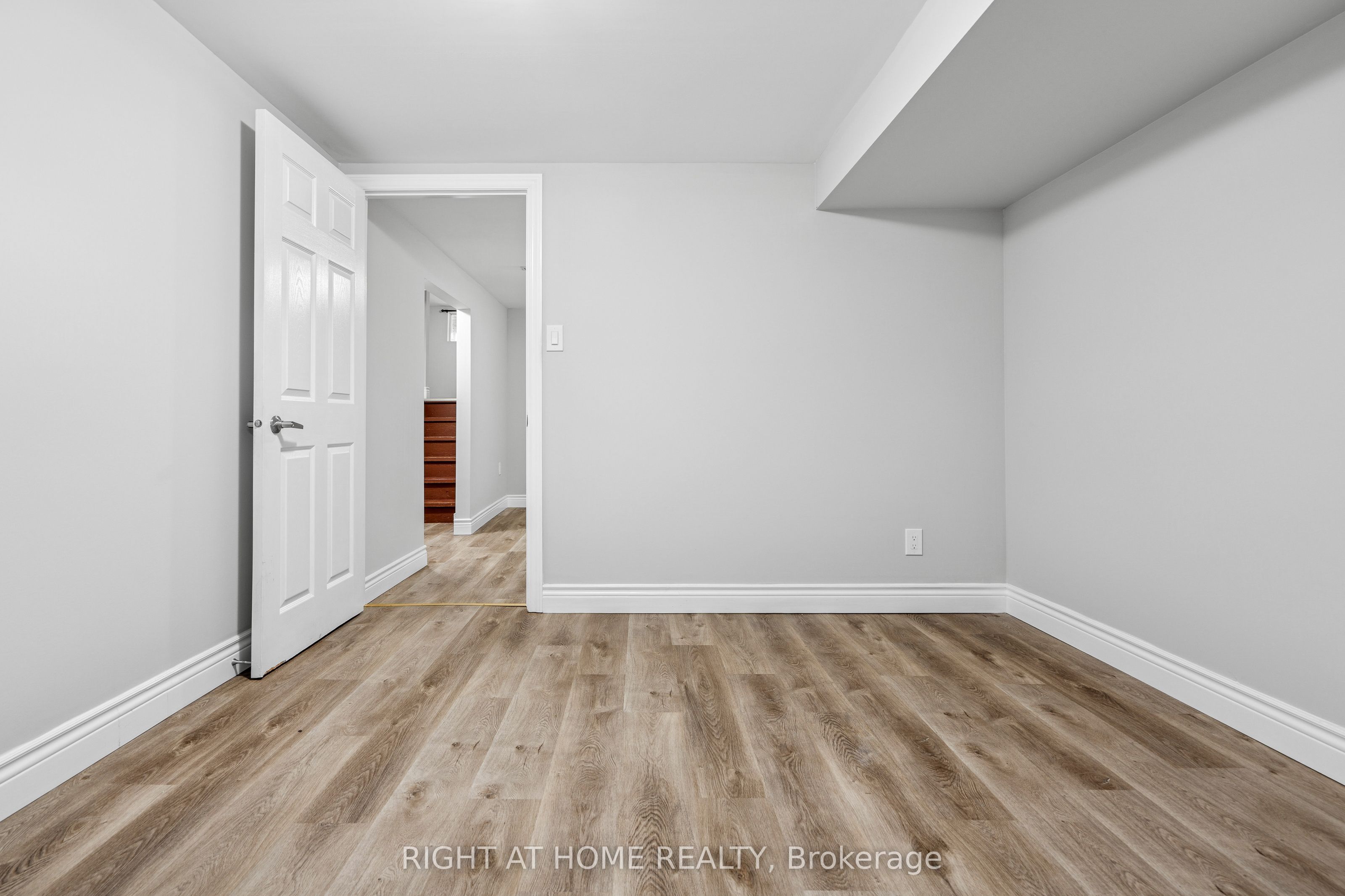 21 Ashdale Court