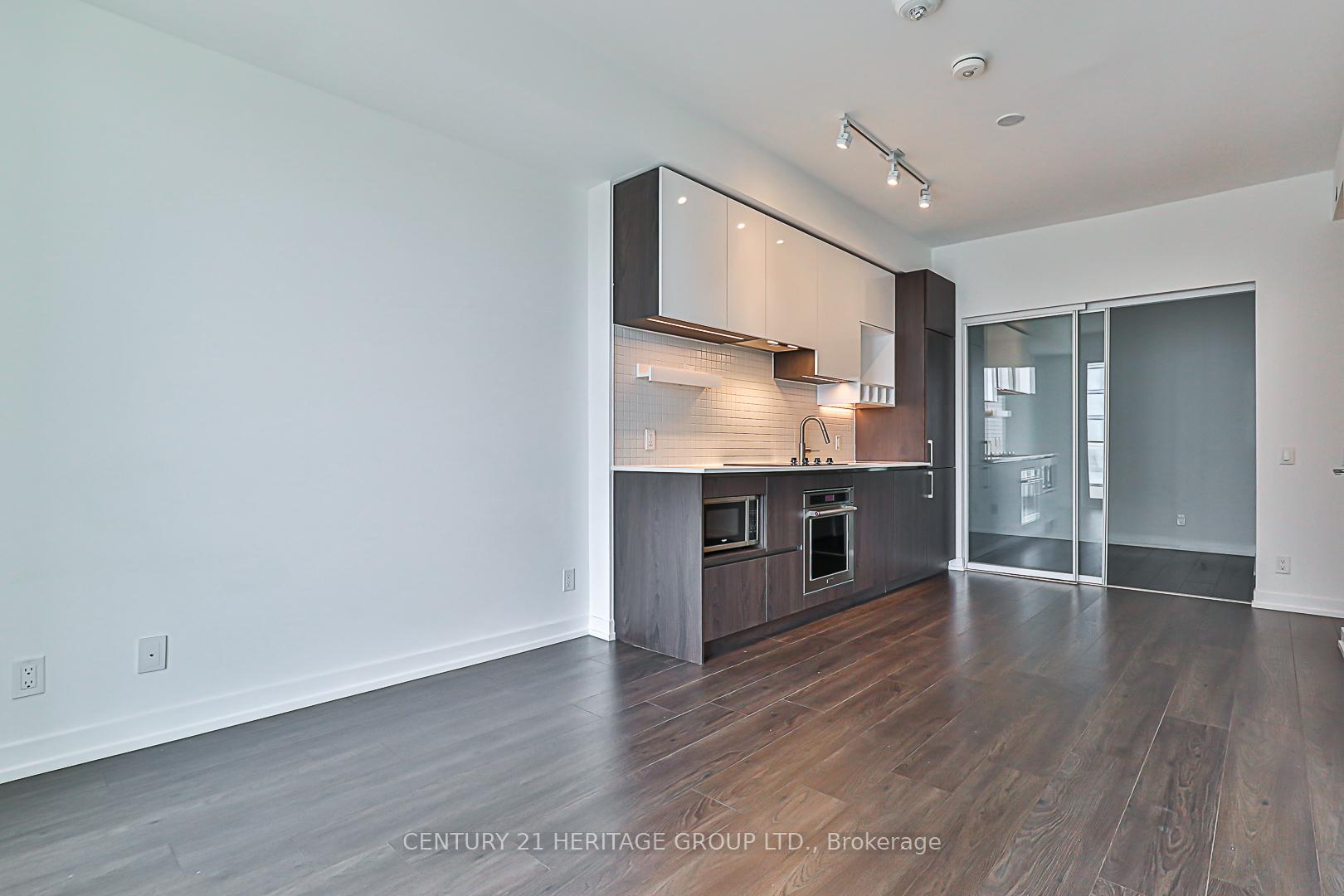 2 Bedrooms Condo at 950 PORTAGE,  Vaughan For sale