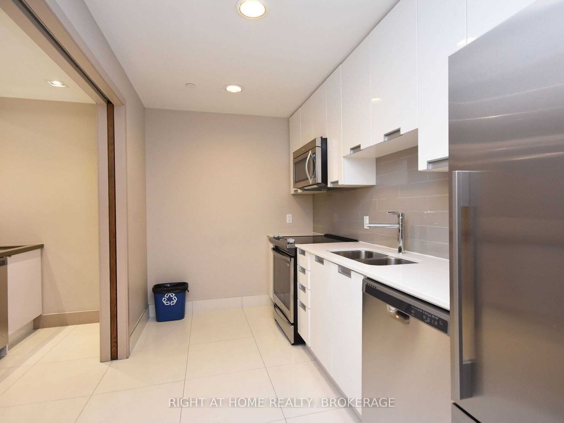 75 Eglinton Ave W Avenue, #1705