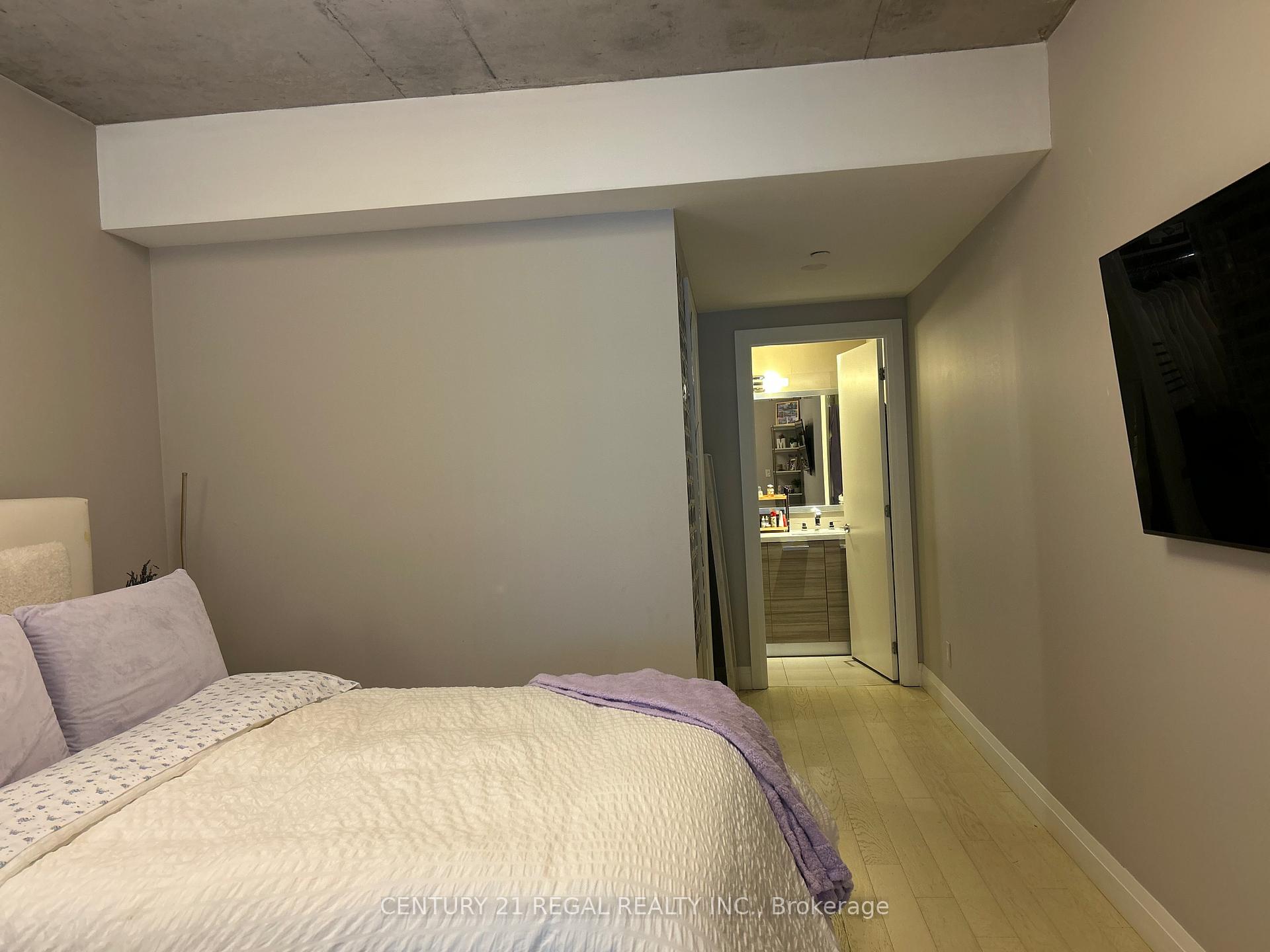 3 Bedrooms Condo at 224 King Street West,  Toronto For sale