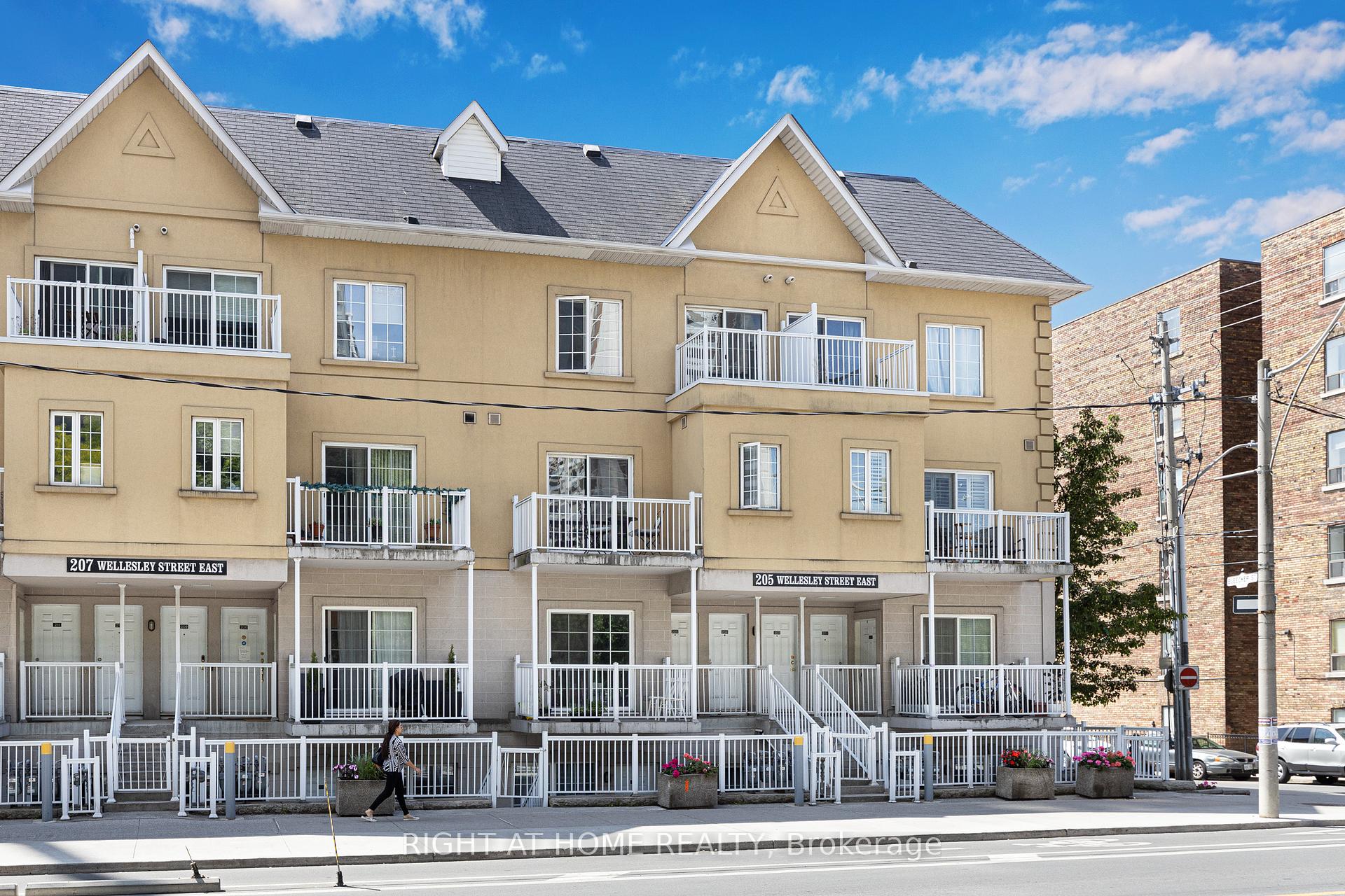 3 Bedrooms Condo at 205 Wellesley, Toronto For sale