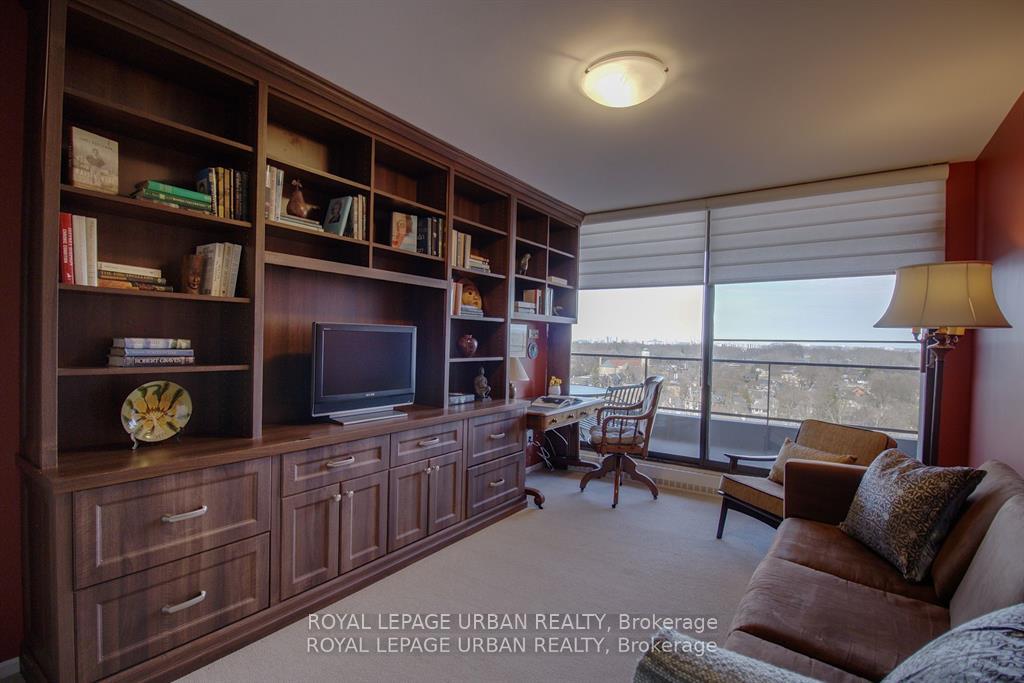 3 Bedrooms Co-op at 20 Avoca, Toronto For sale