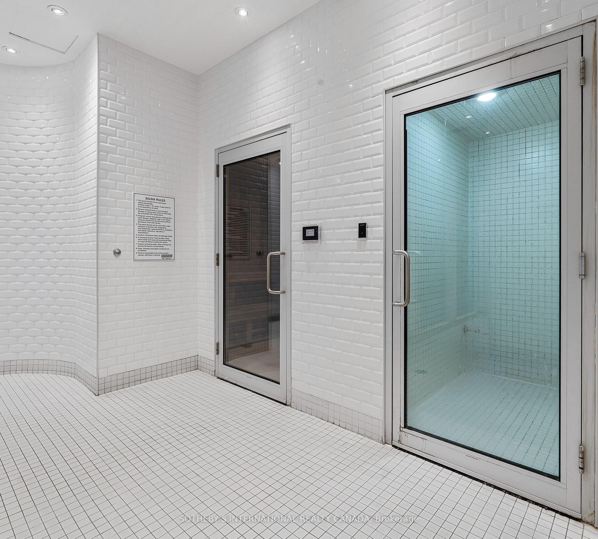 3 Bedrooms Condo at 88 Park Lawn, Toronto For sale