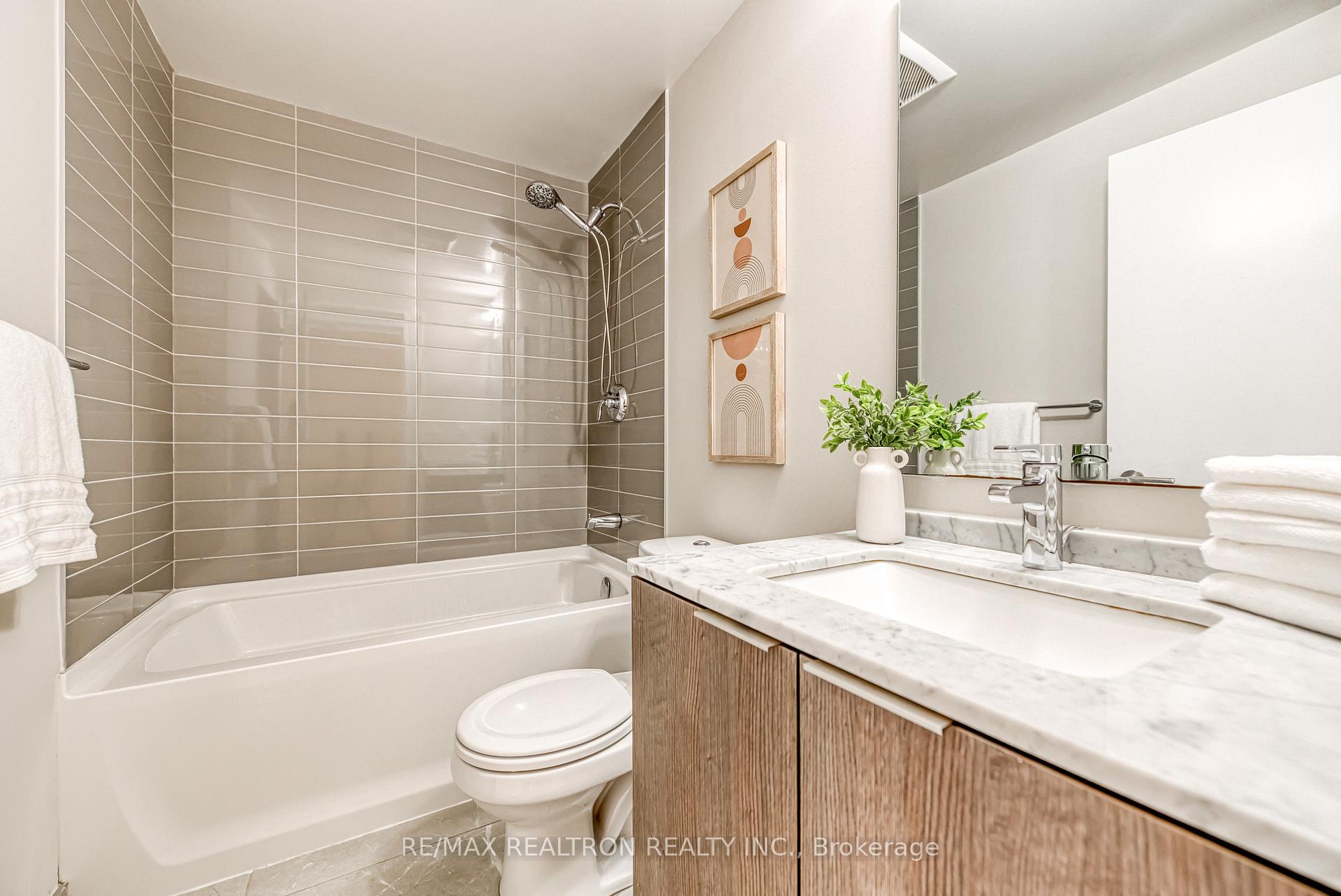 3 Bedrooms Condo at 11 Wellesley, Toronto For sale