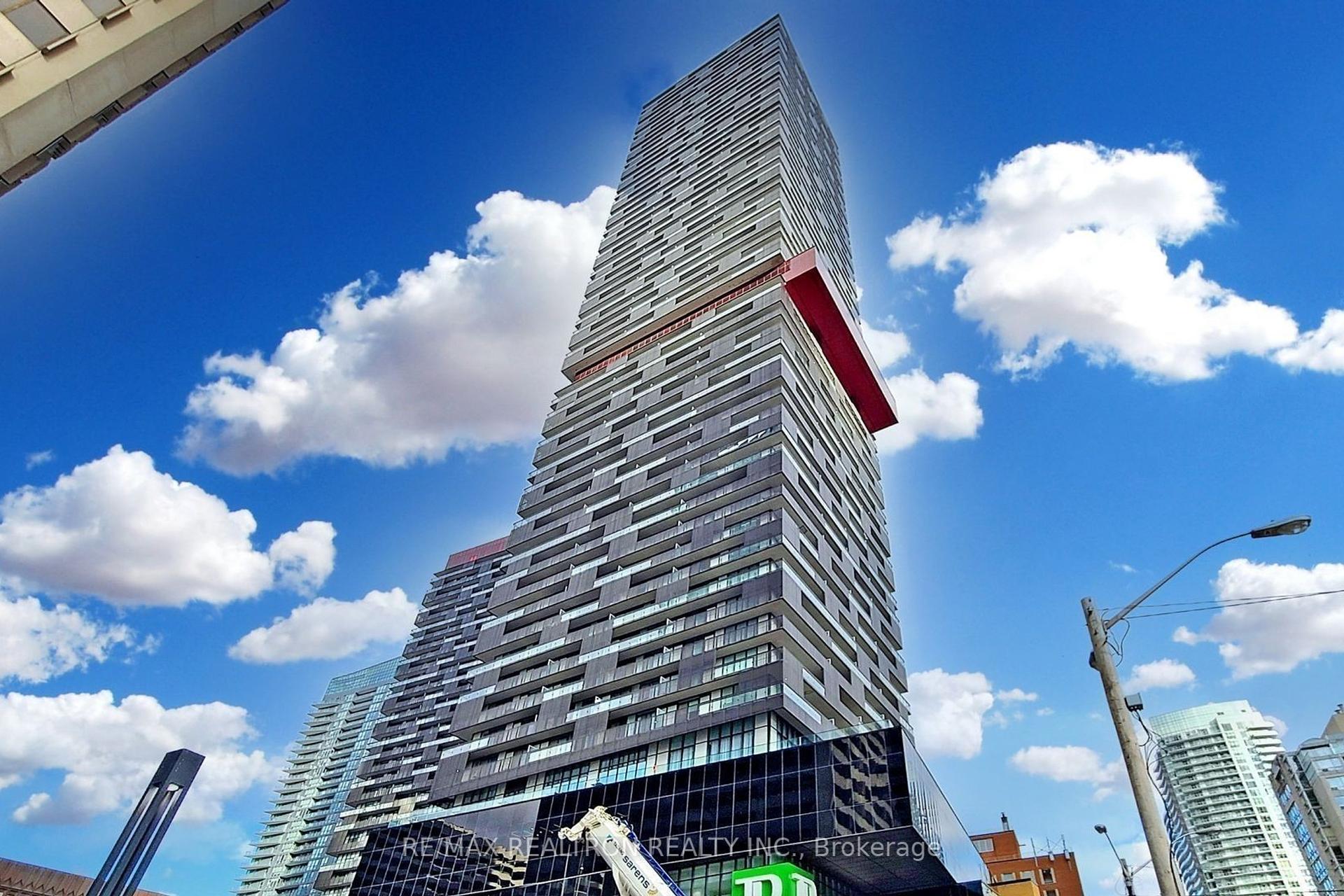 1 Bedroom Condo at 8 Eglinton, Toronto For sale