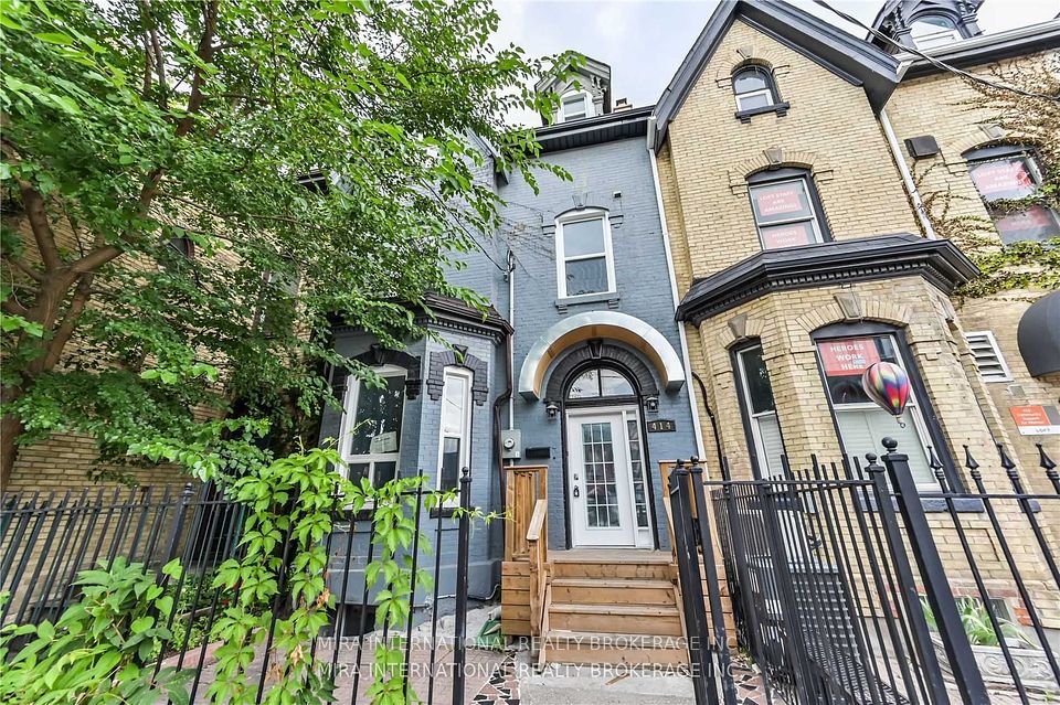 414 Dundas Street