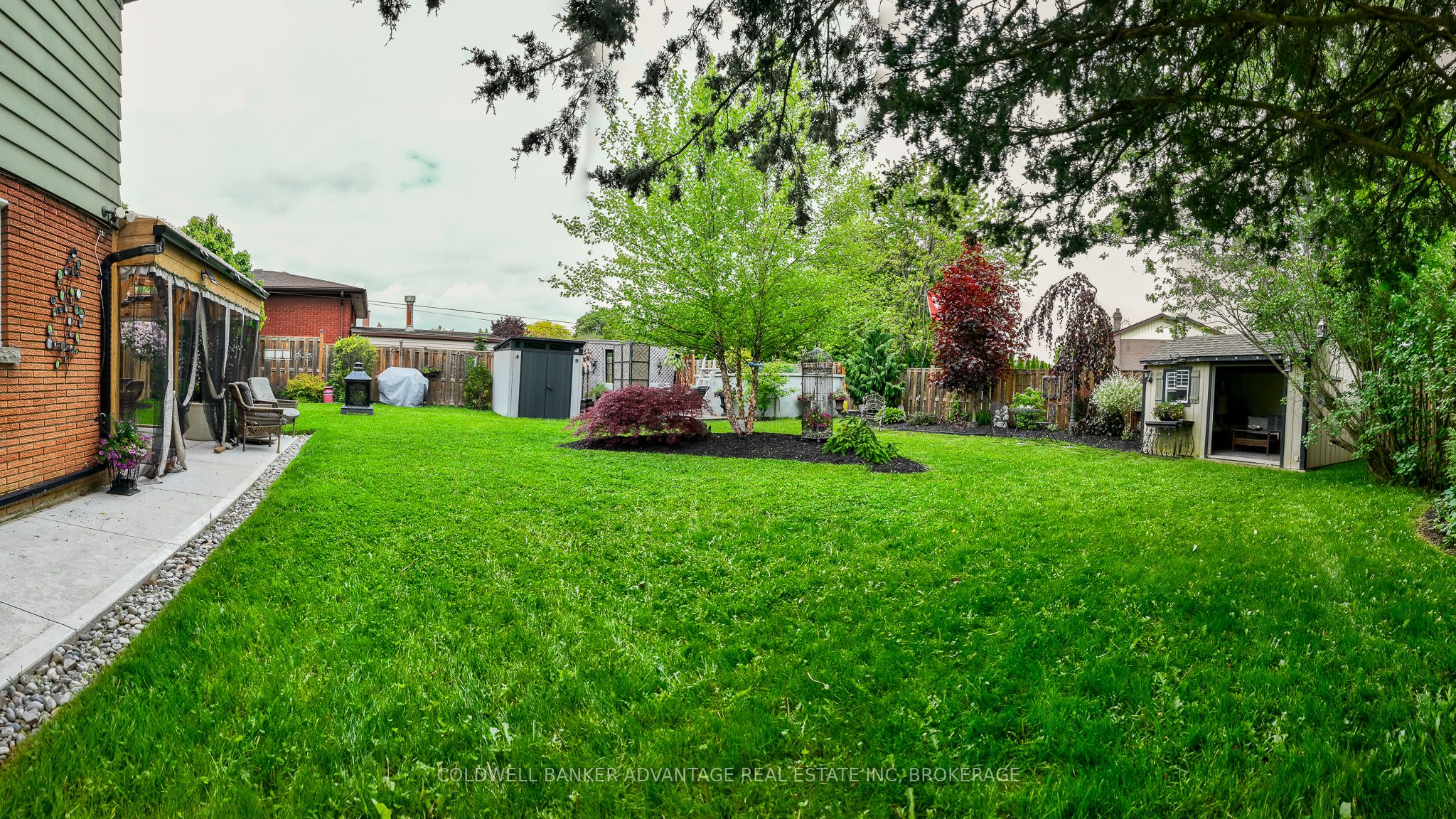 4504 Queensway Gardens N