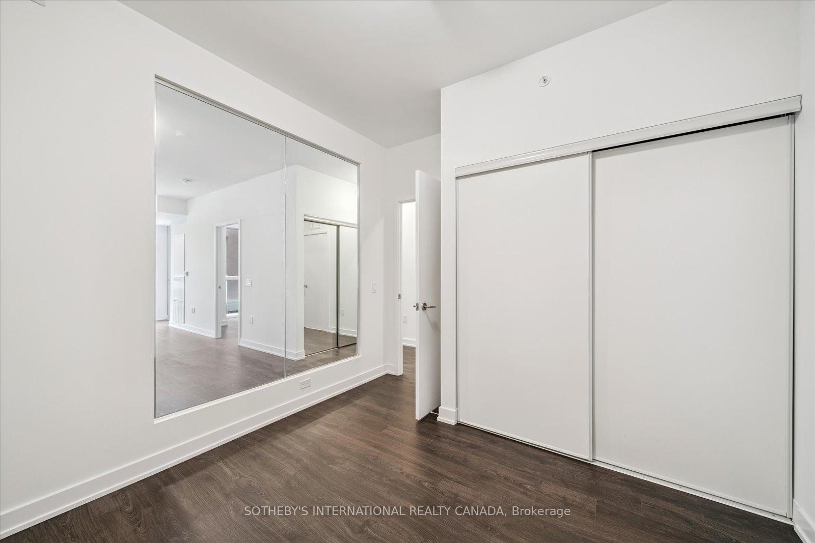 2 Bedrooms Condo at 15 Richardson, Toronto For sale