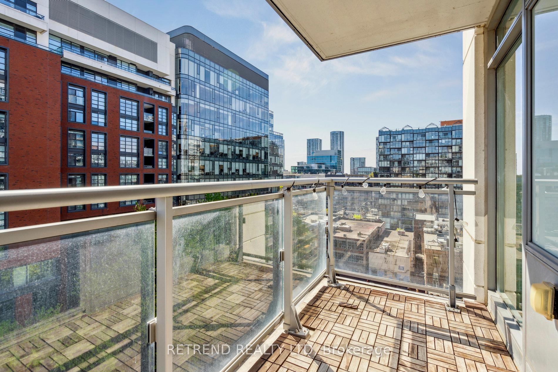 3 Bedrooms Condo at 525 Adelaide, Toronto For sale