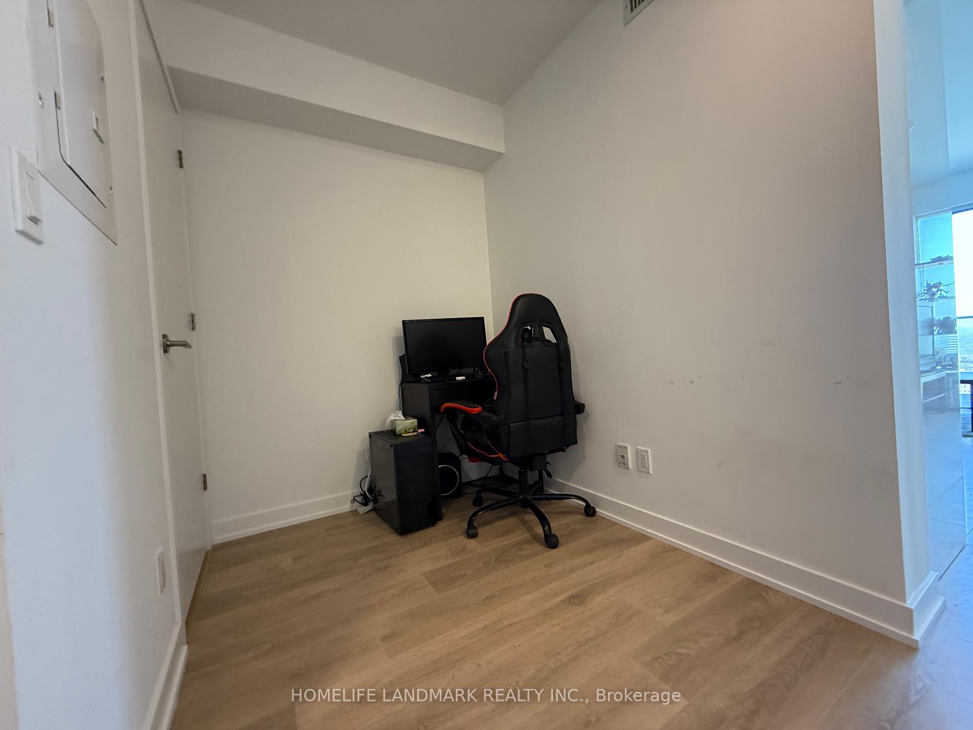 2 Bedrooms Condo at 501 Yonge, Toronto For sale