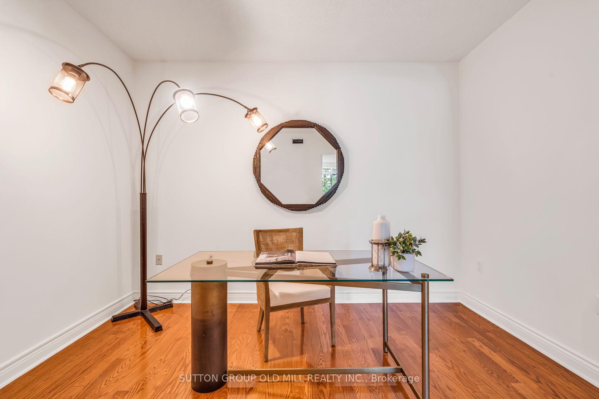 3 Bedrooms Condo at 10 Old Mill, Toronto For sale