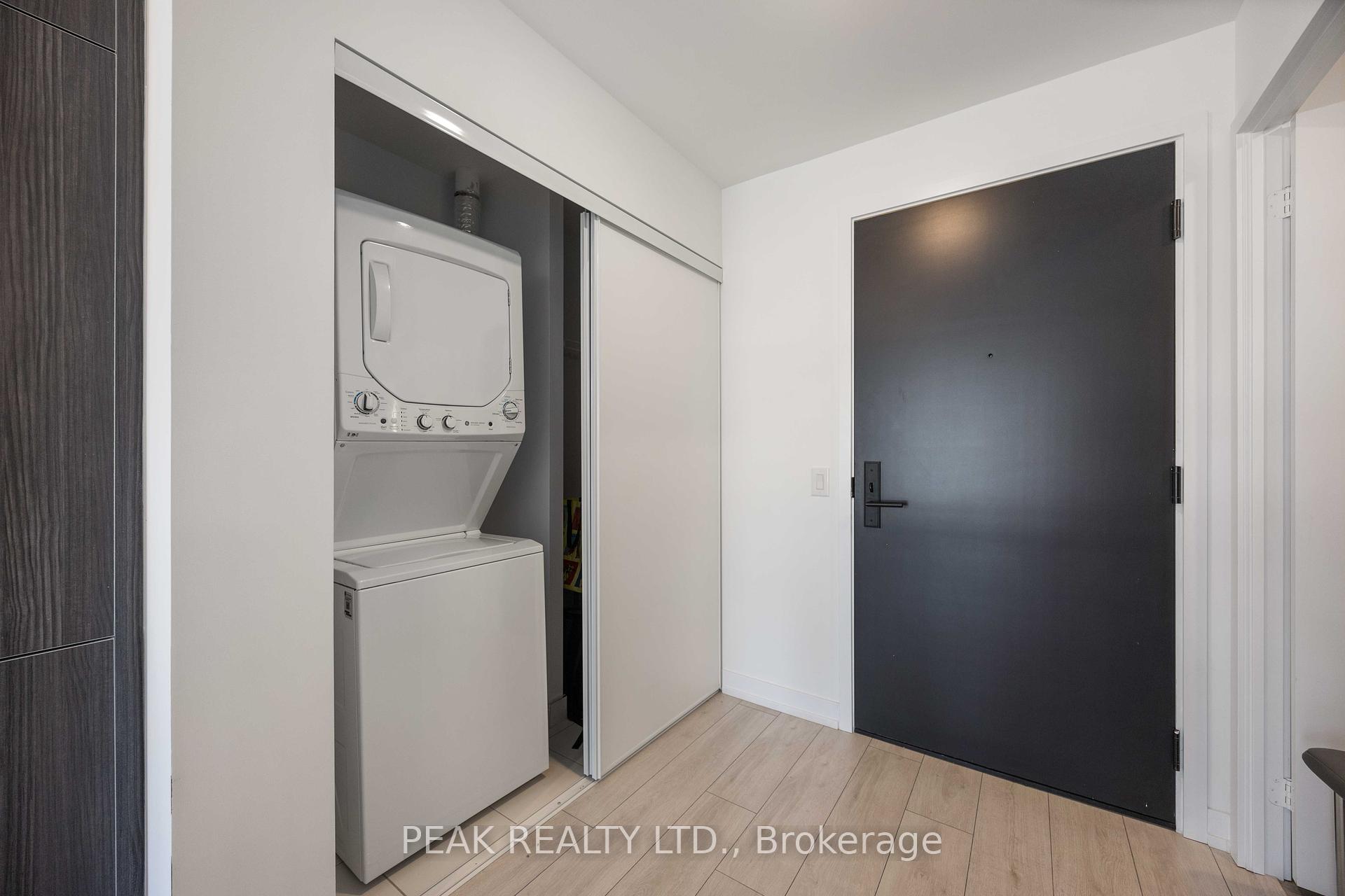 1 Bedroom Condo at 500 Dupont,  Toronto For sale