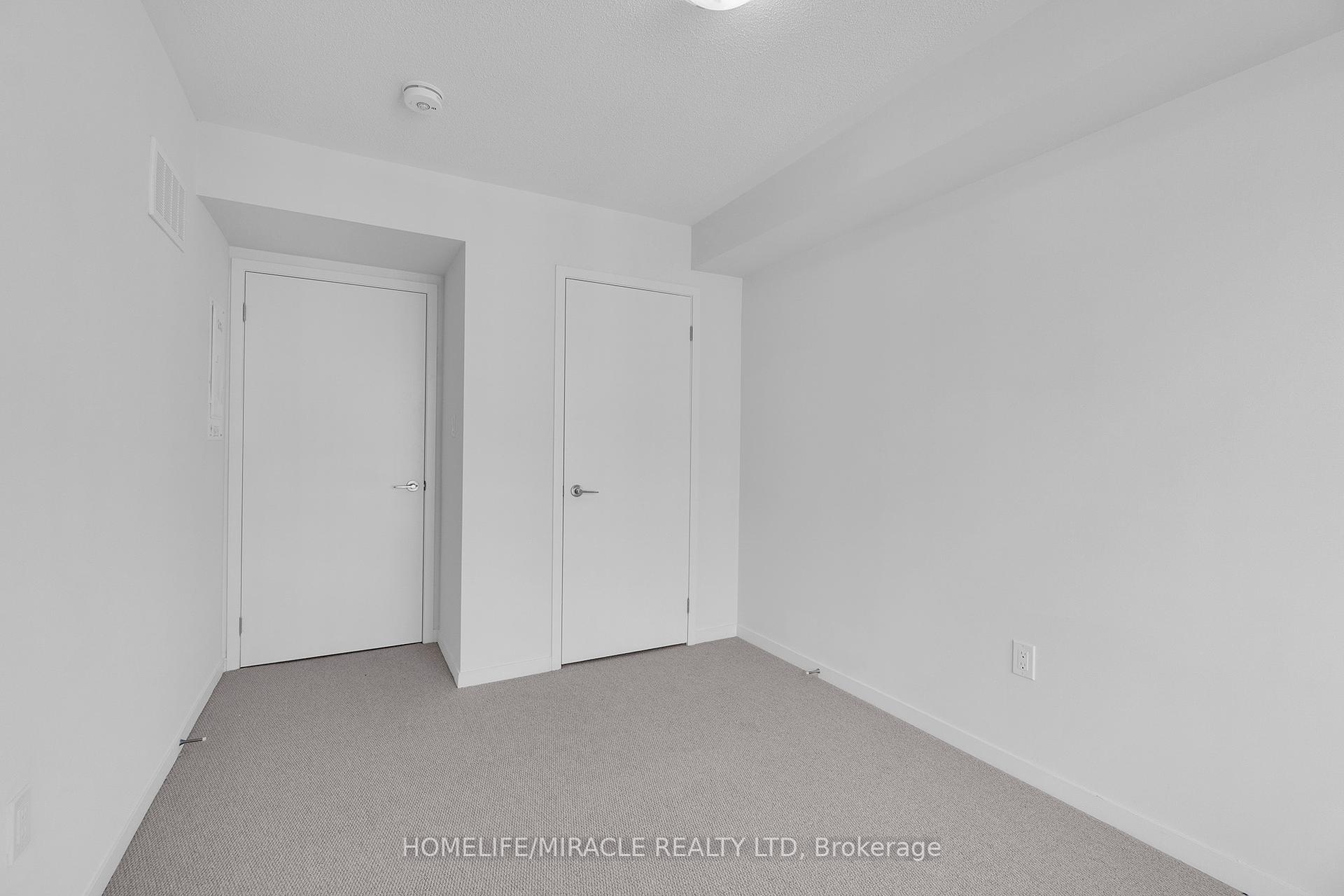 2 Bedrooms Condo at 5 William Jackson, Toronto For sale