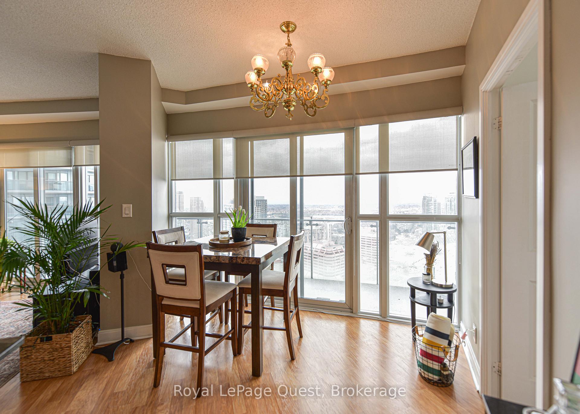 2 Bedrooms Condo at 50 Absolute, Mississauga For sale