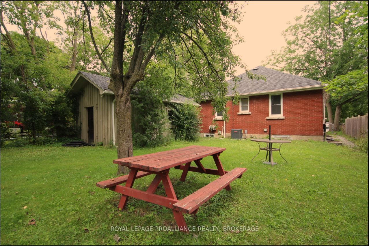 168 MacDonnell Street, Kingston, ON K7L 4B8
