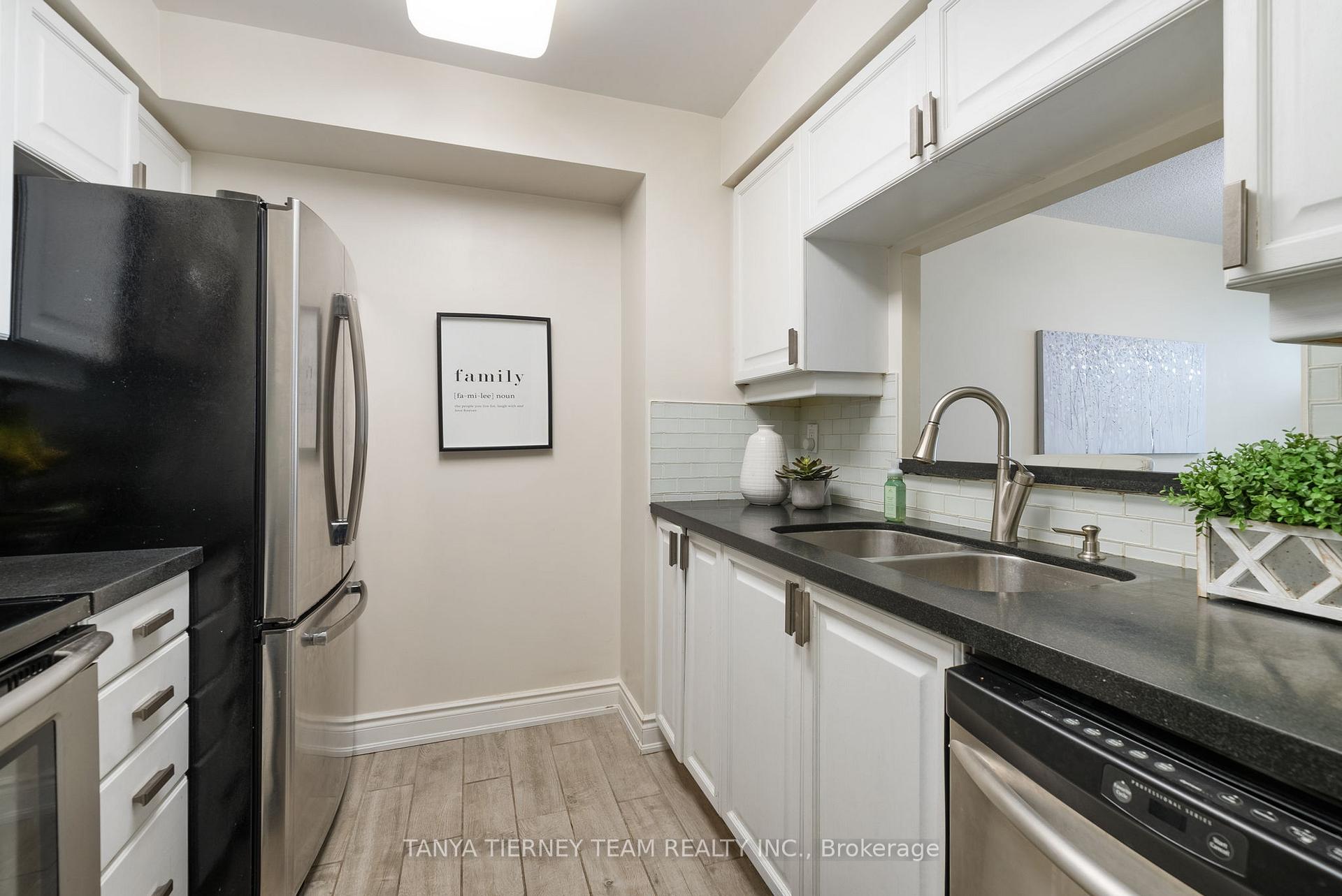 2 Bedrooms Condo at 68 Corporate, Toronto For sale