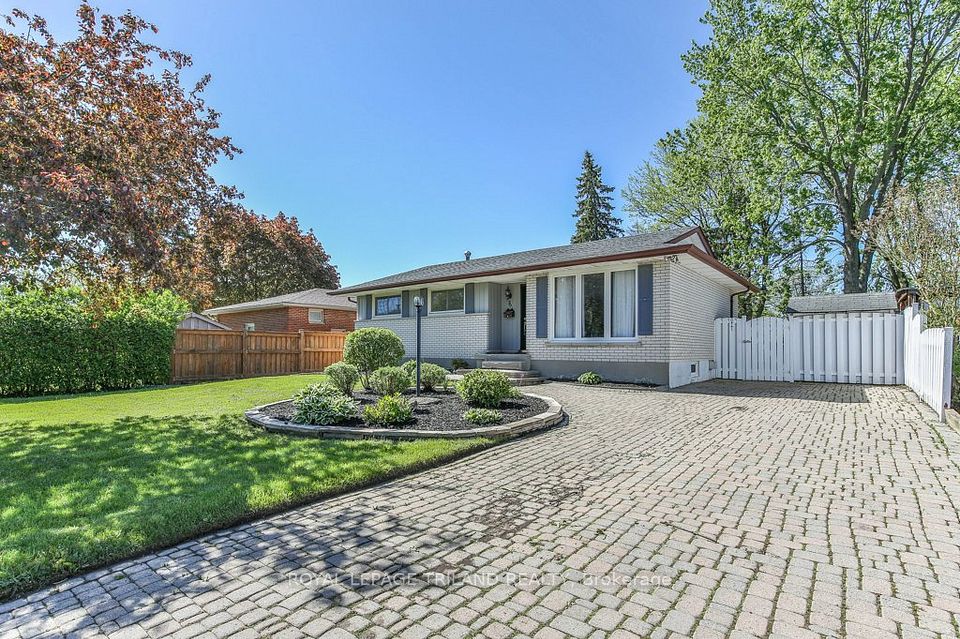 76 MASSON Court, London South, ON N6E 1H3
