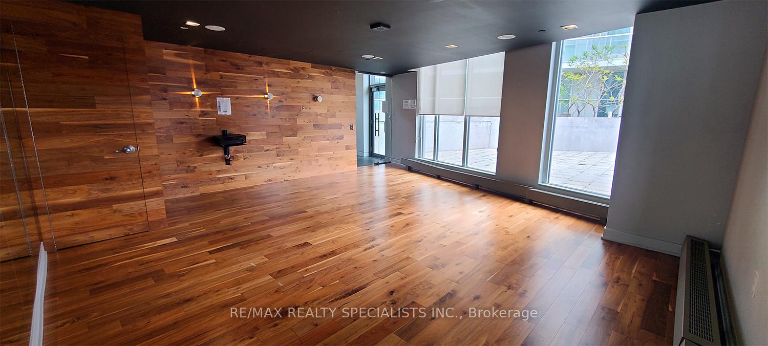 2 Bedrooms Condo at 75 Queens Wharf, Toronto For sale