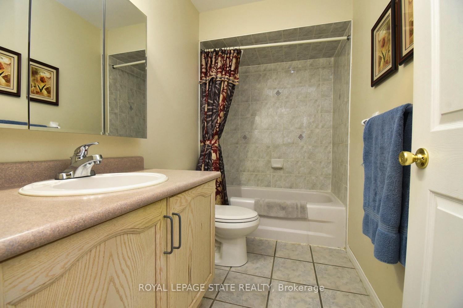 3 Bedrooms Condo at 565 Rymal, Hamilton For sale