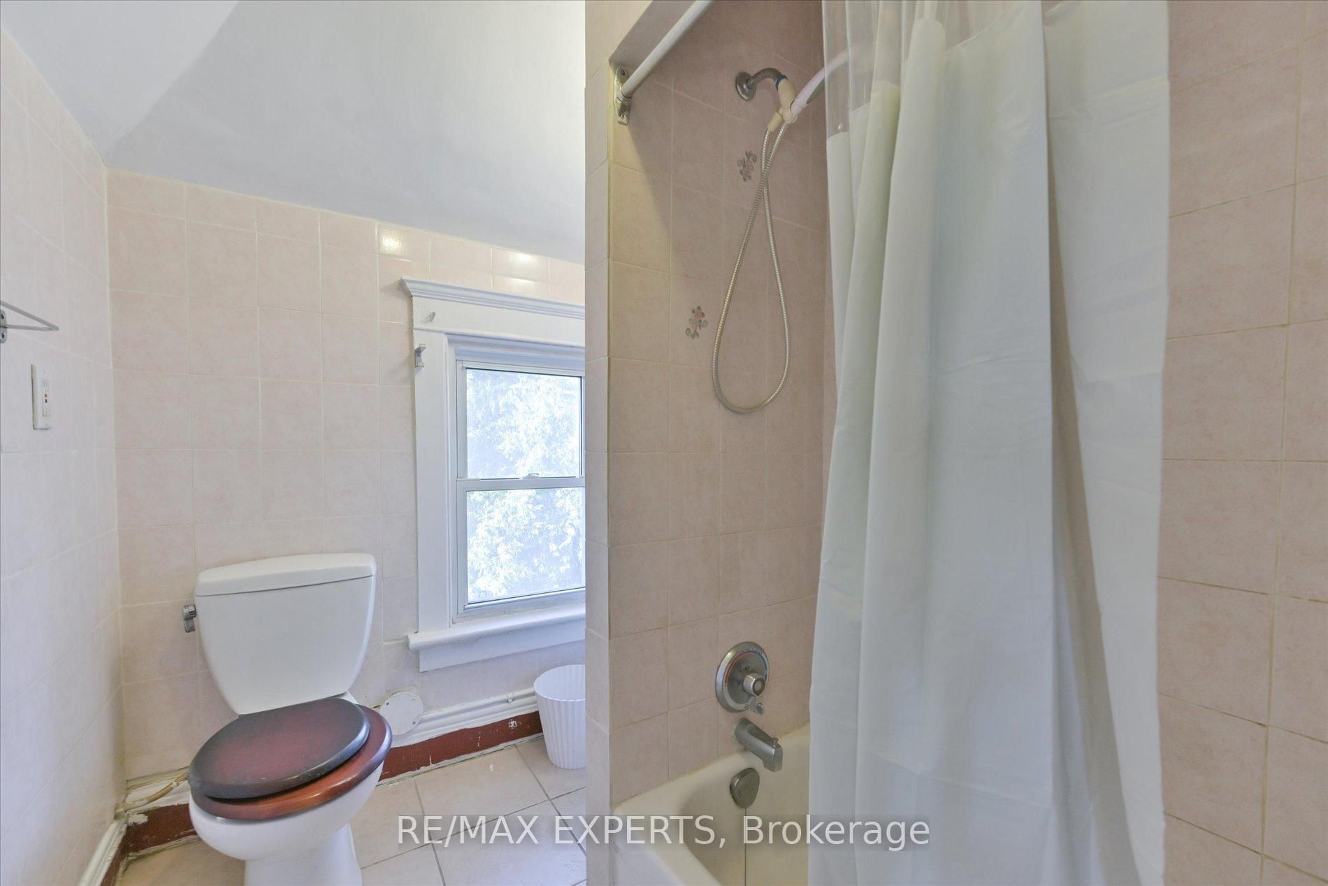 18 Barton Avenue