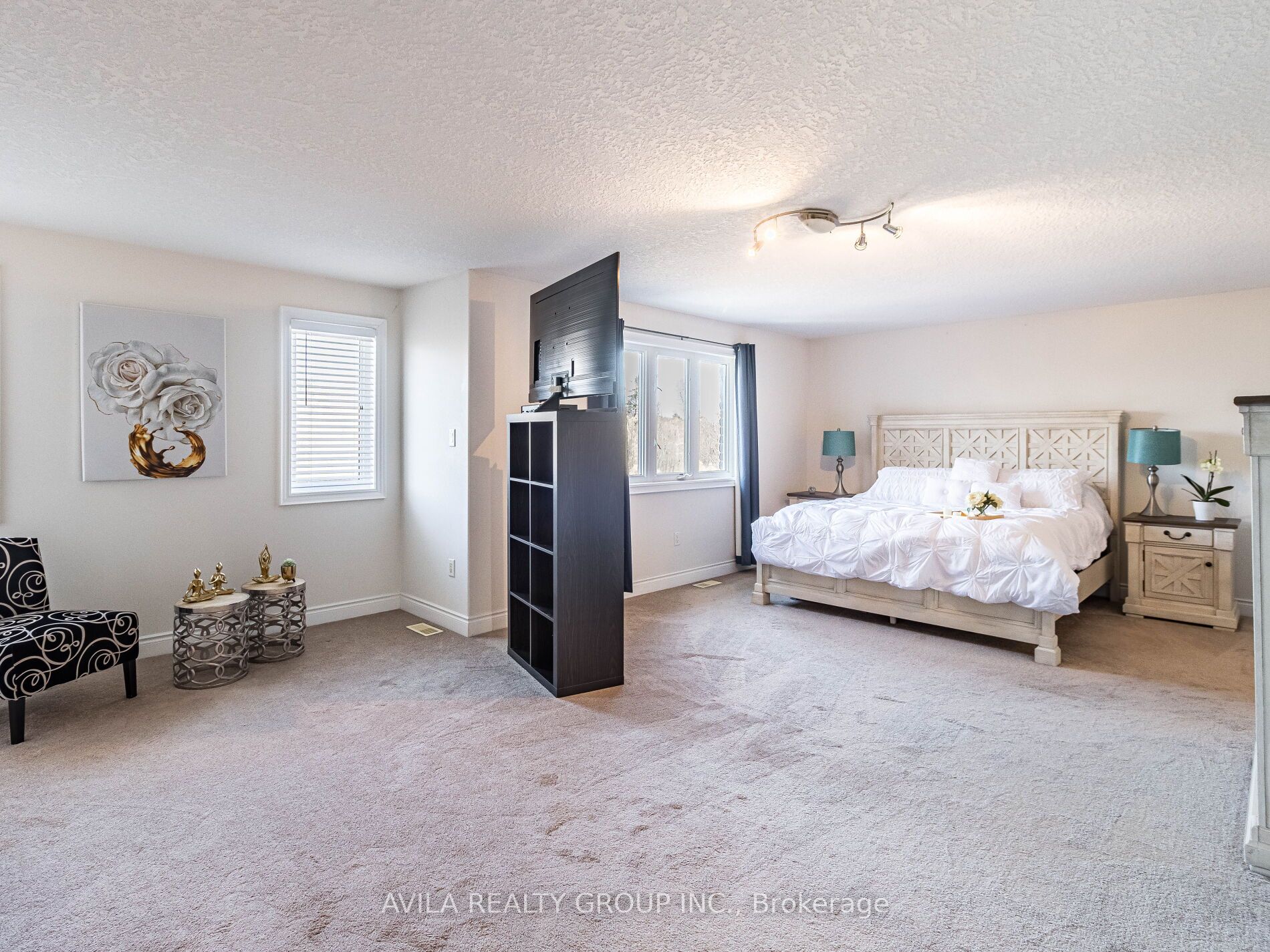 950 Booth Avenue