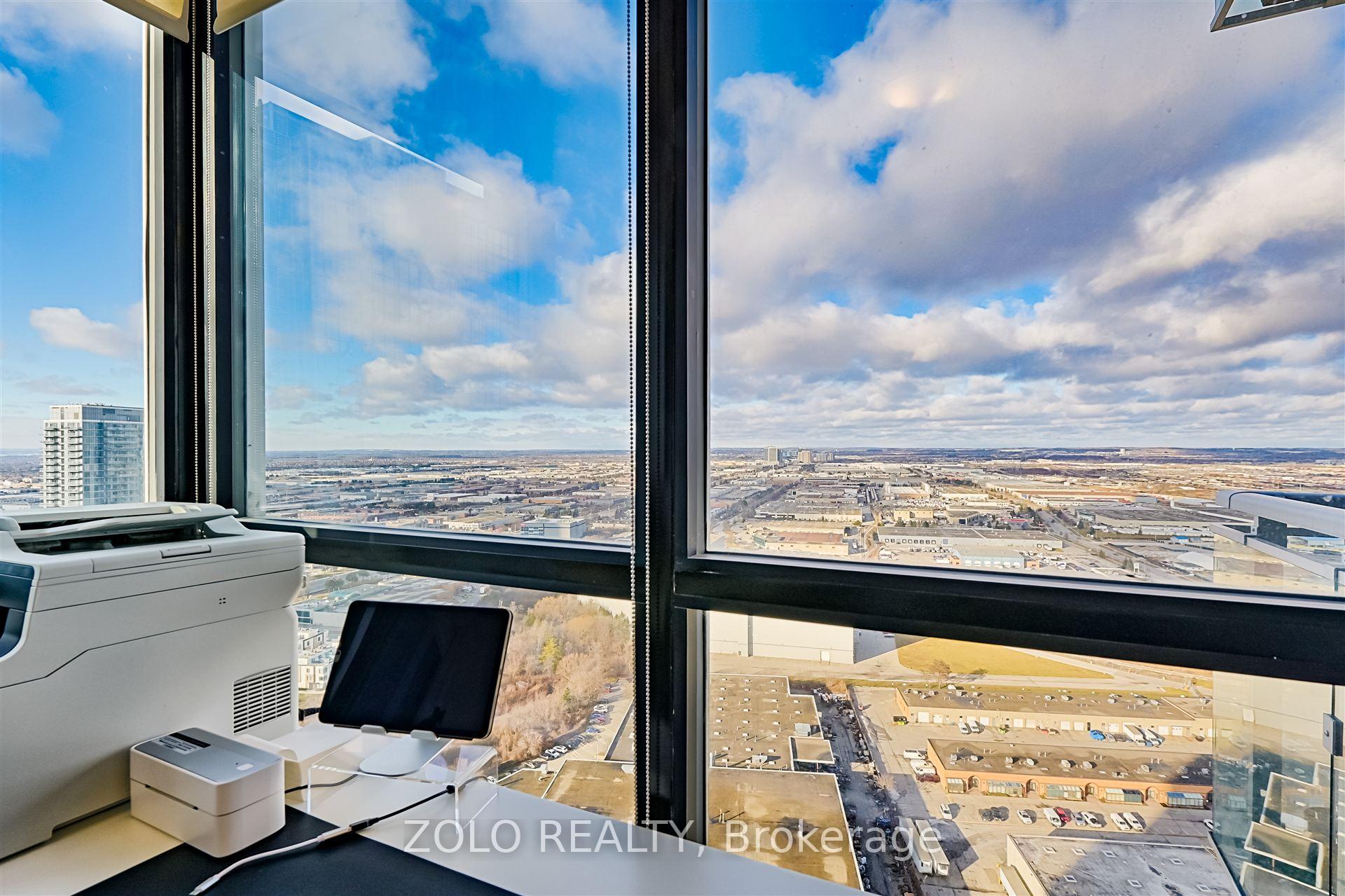 2 Bedrooms Condo at 2908 highway 7,  Vaughan For sale